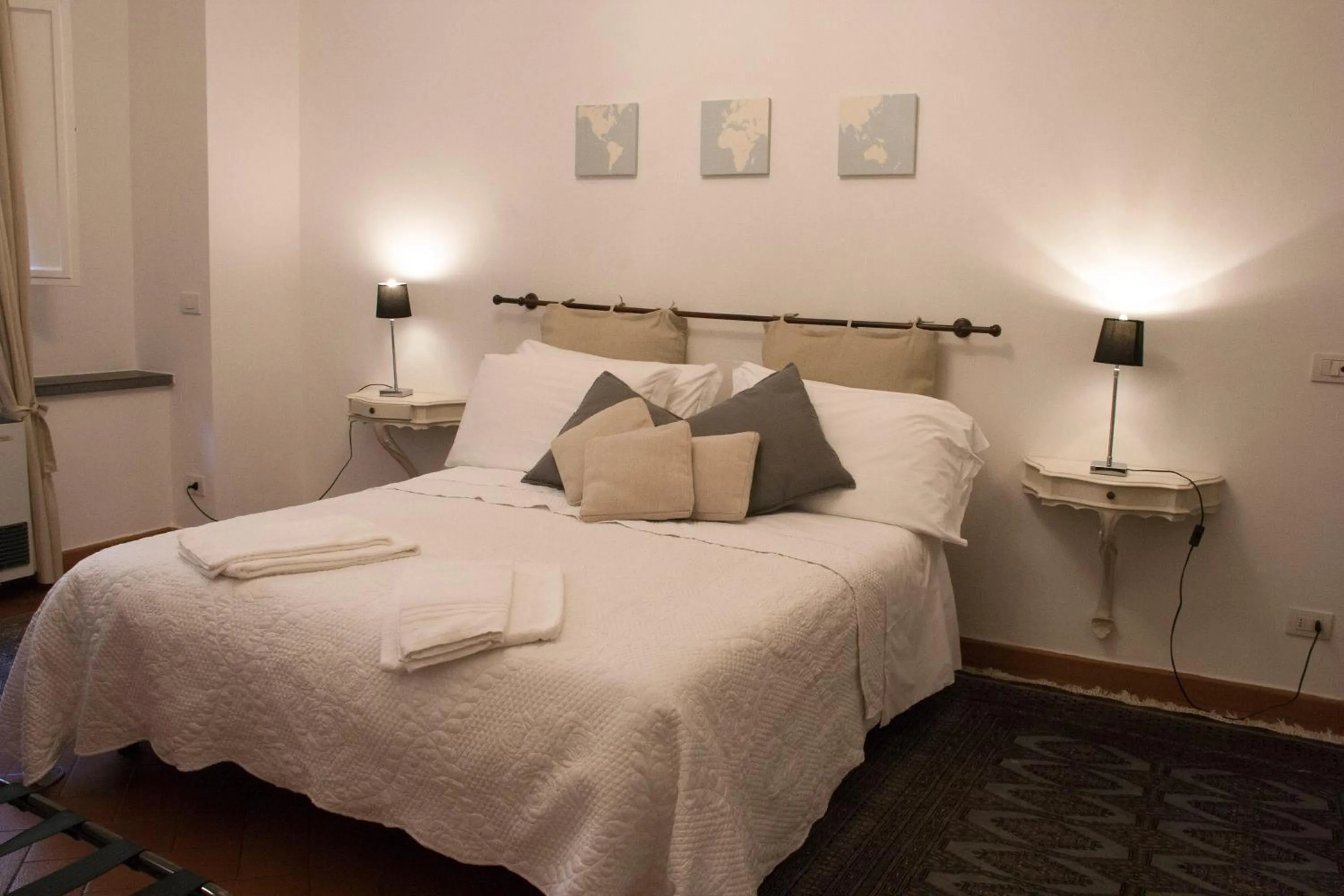 Photo of the whole room, Bed in Cosy House