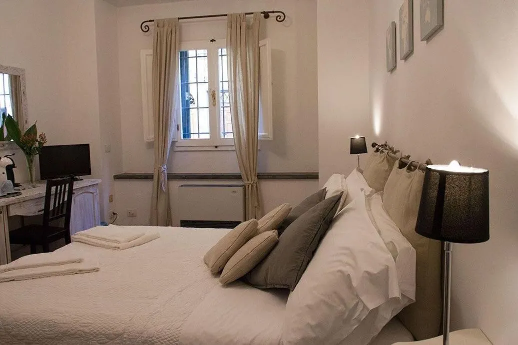 Day, Bed in Cosy House