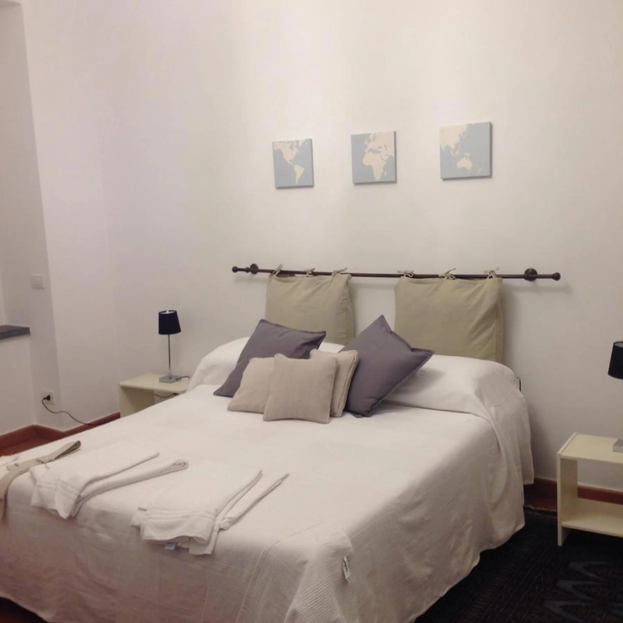 Photo of the whole room, Bed in Cosy House