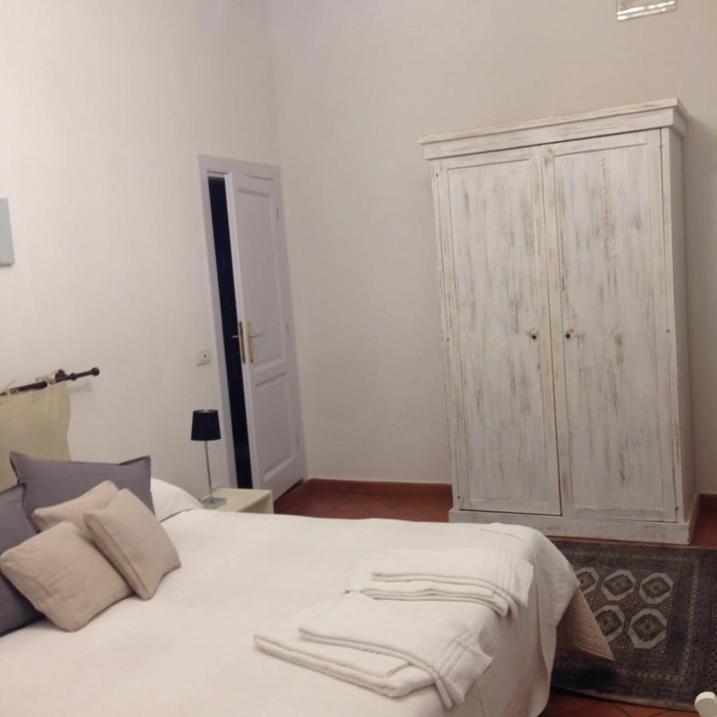 Photo of the whole room, Bed in Cosy House