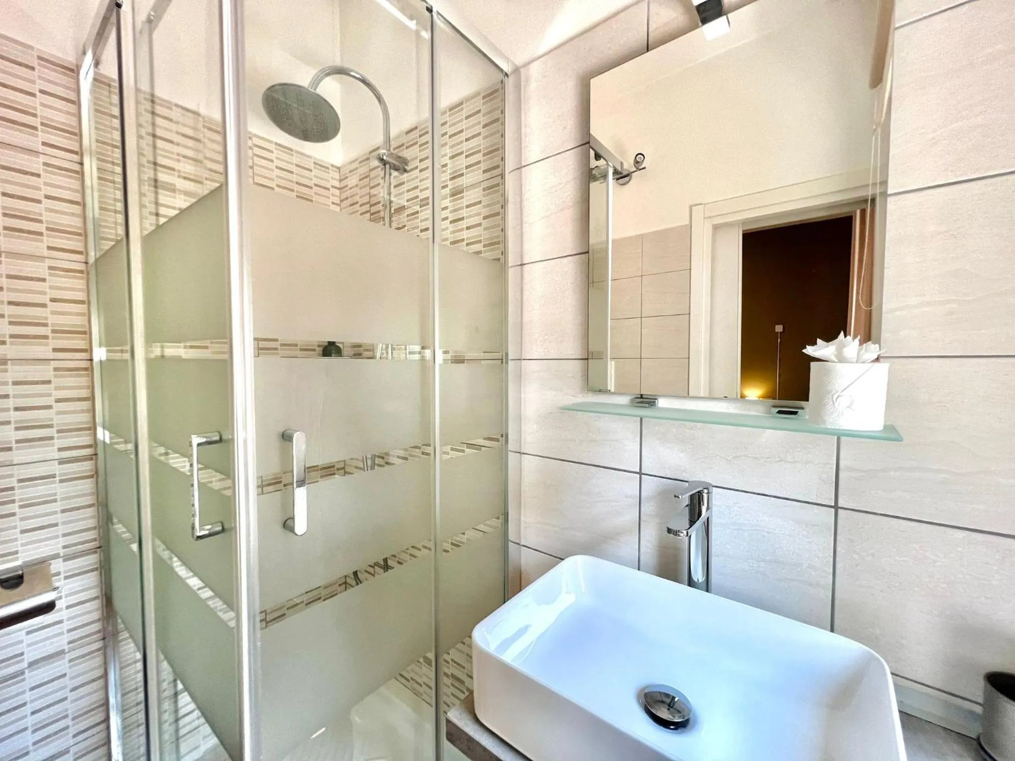 Shower in Bergamoincity