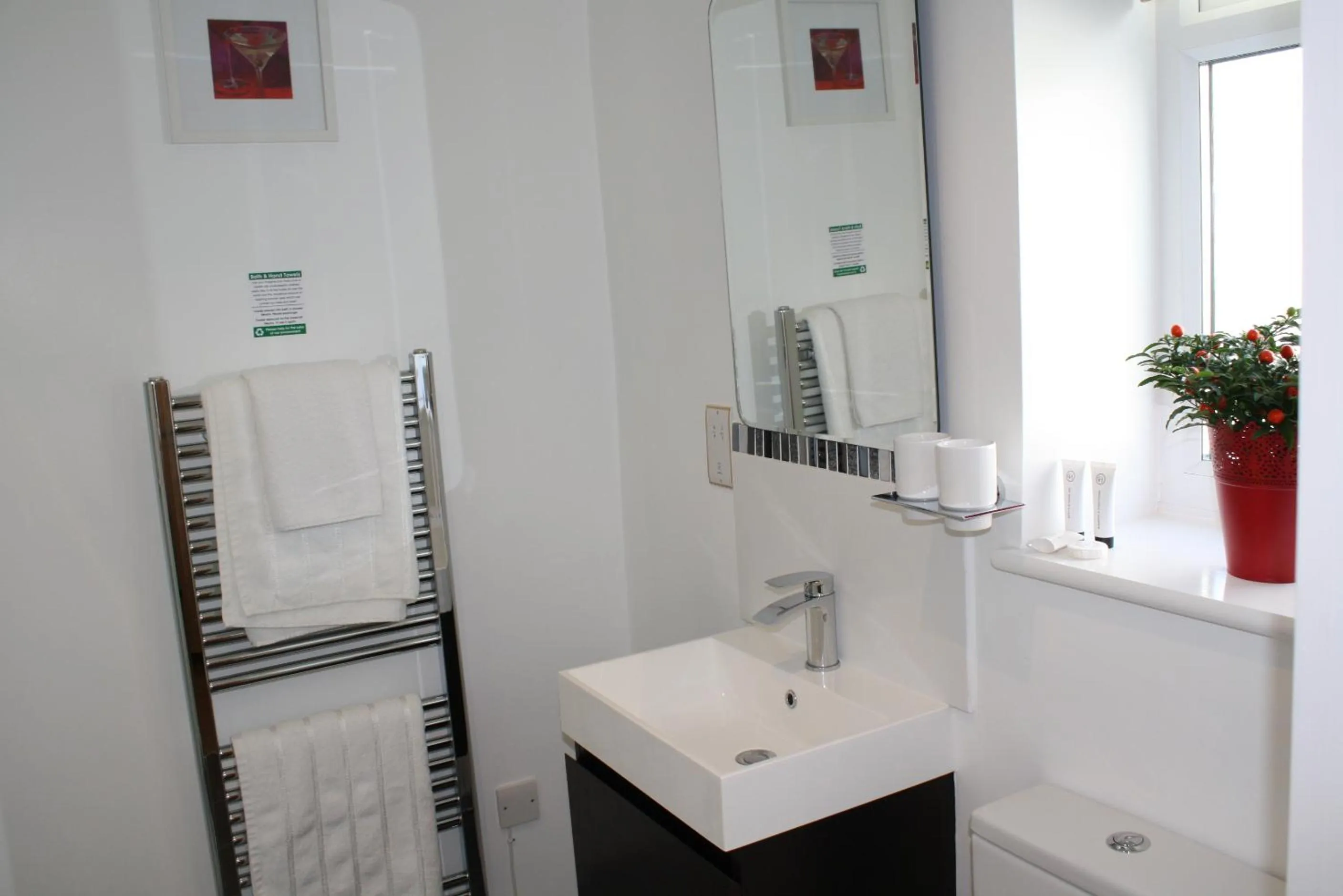 Bathroom in Oxford Guest House