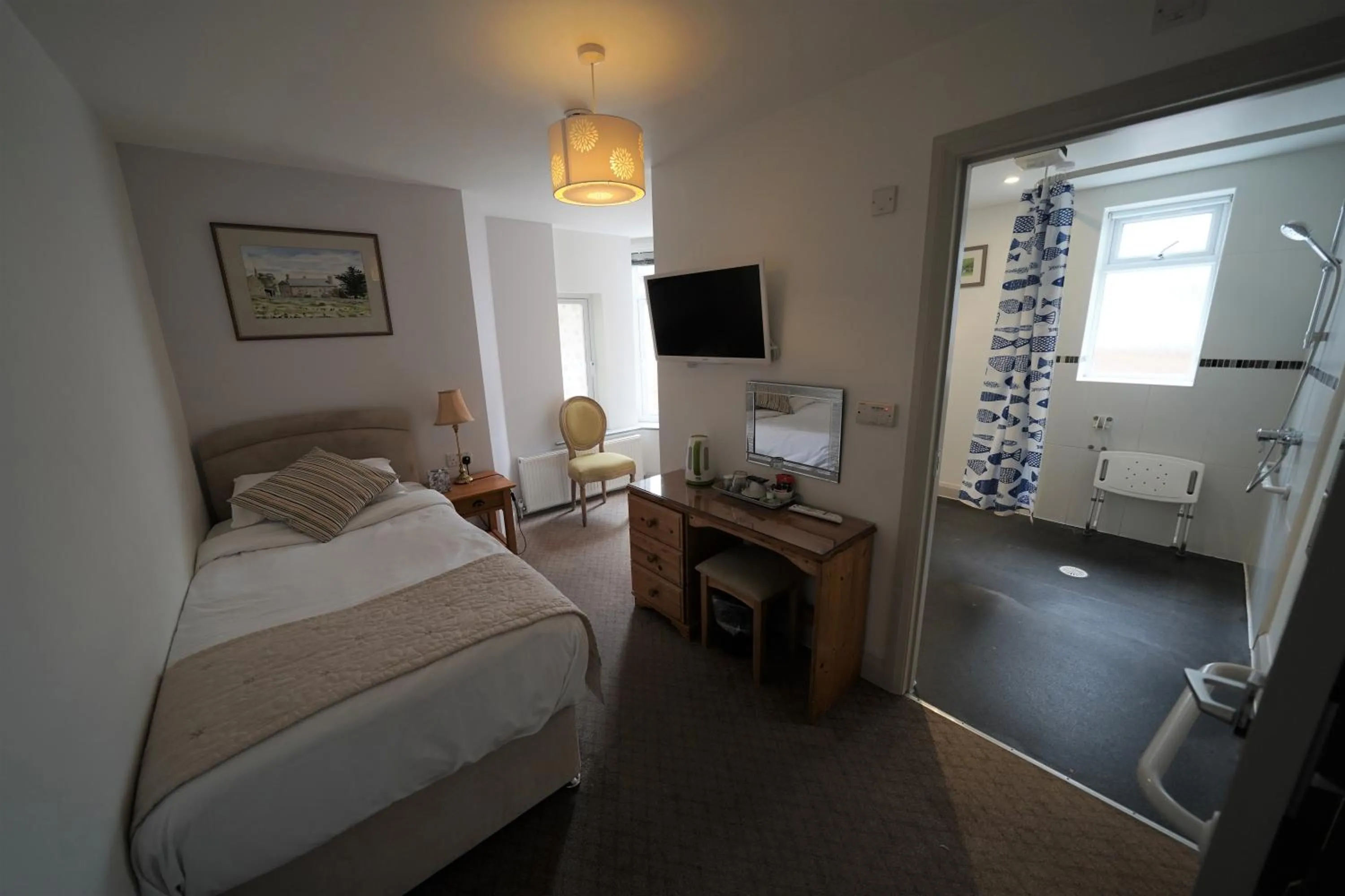 Bathroom, Bed in Oxford Guest House