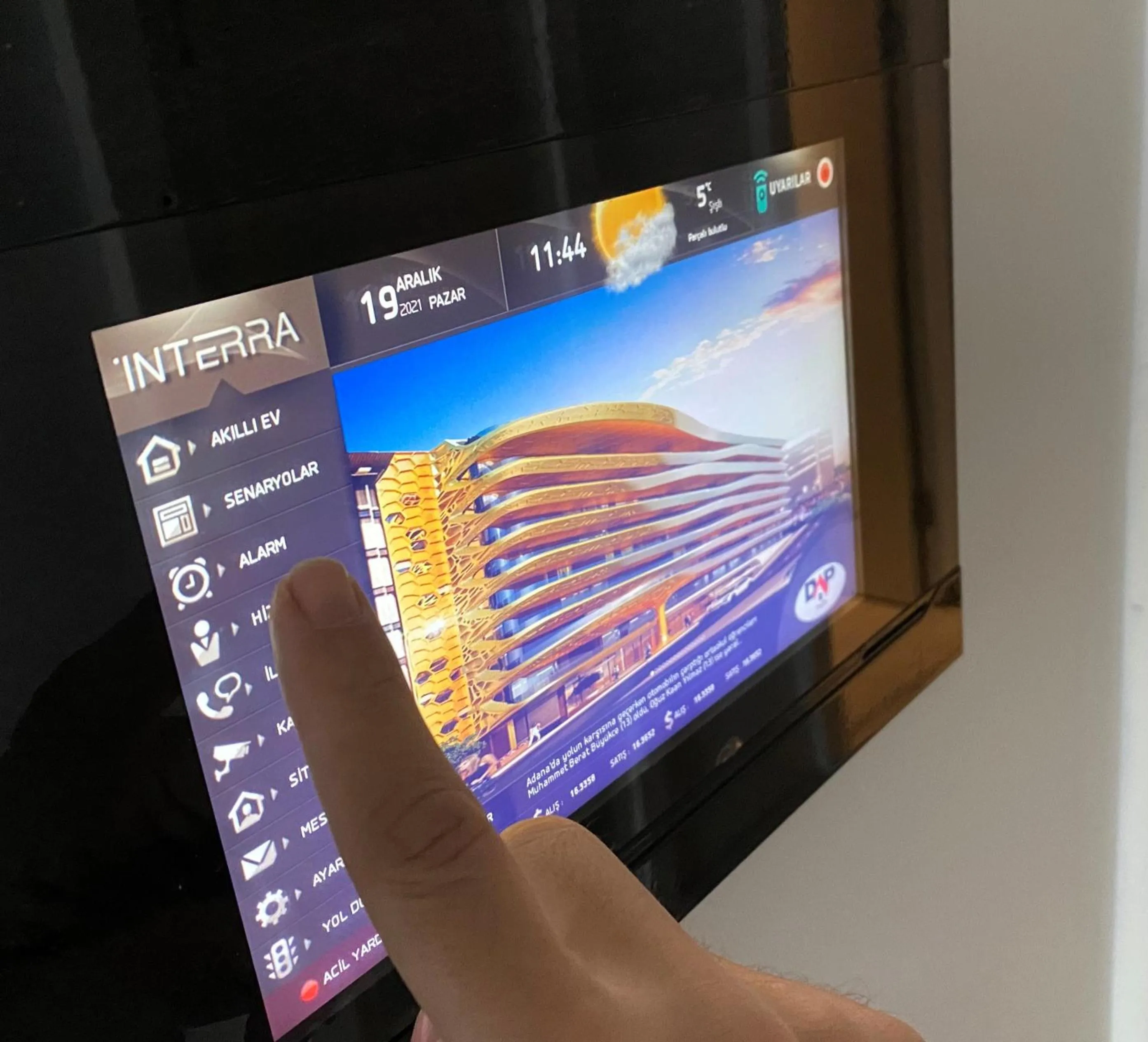 TV and multimedia in The Y Istanbul Suites