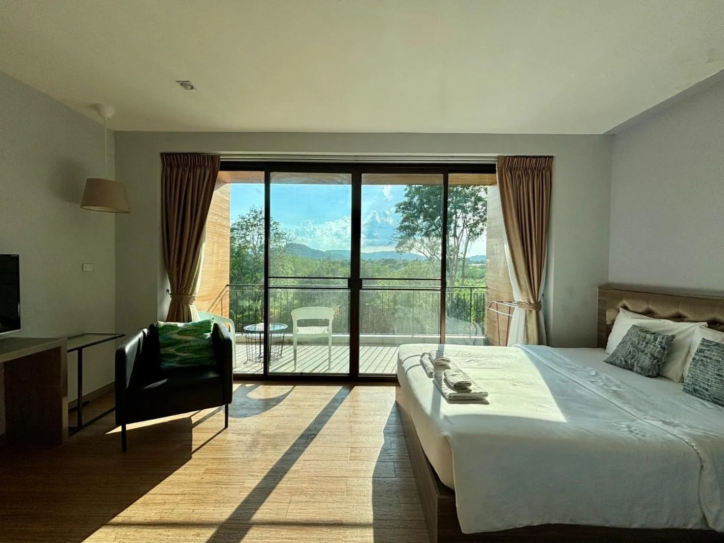 Bed in The Earth Anthioch Khao Yai