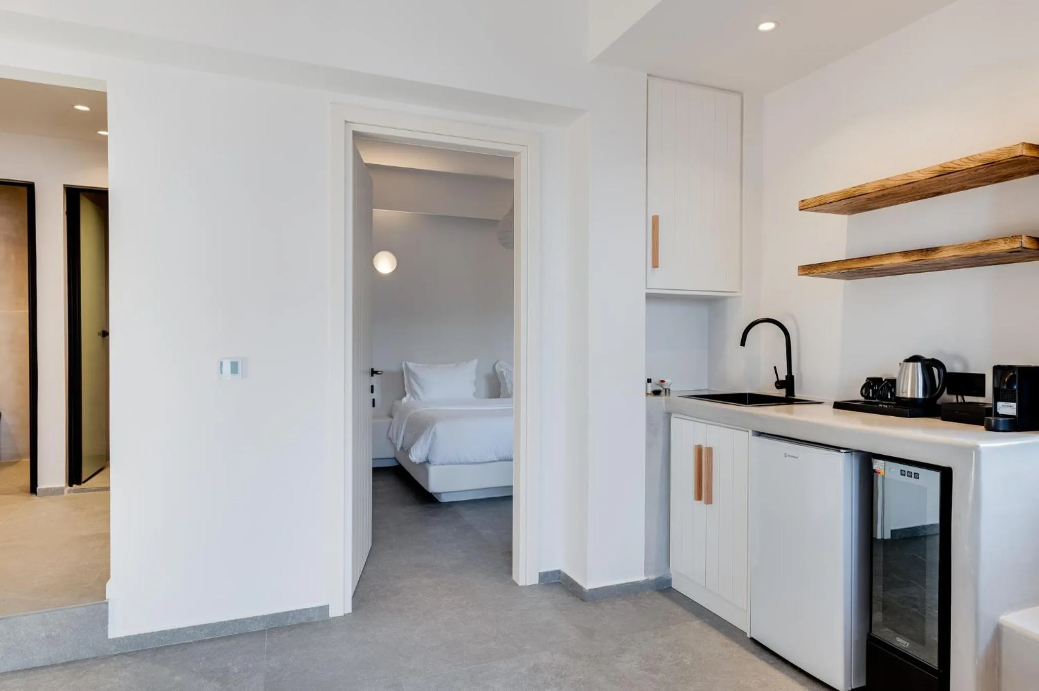 Kitchen or kitchenette, Bed in Elements Cozy Suites Pyrgos