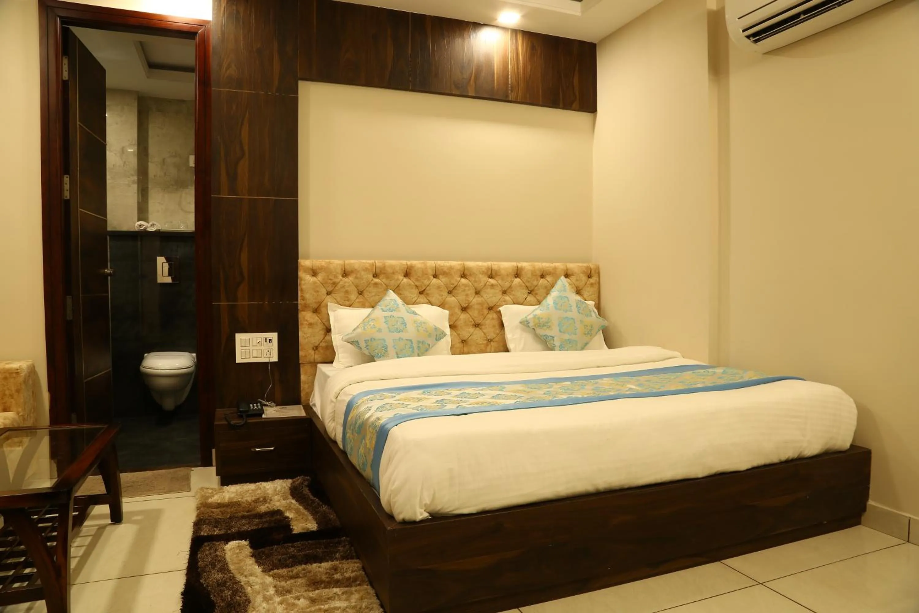 Bed in Hotel Kush Ganga - 50 Meter from Har ki Pauri, Haridwar