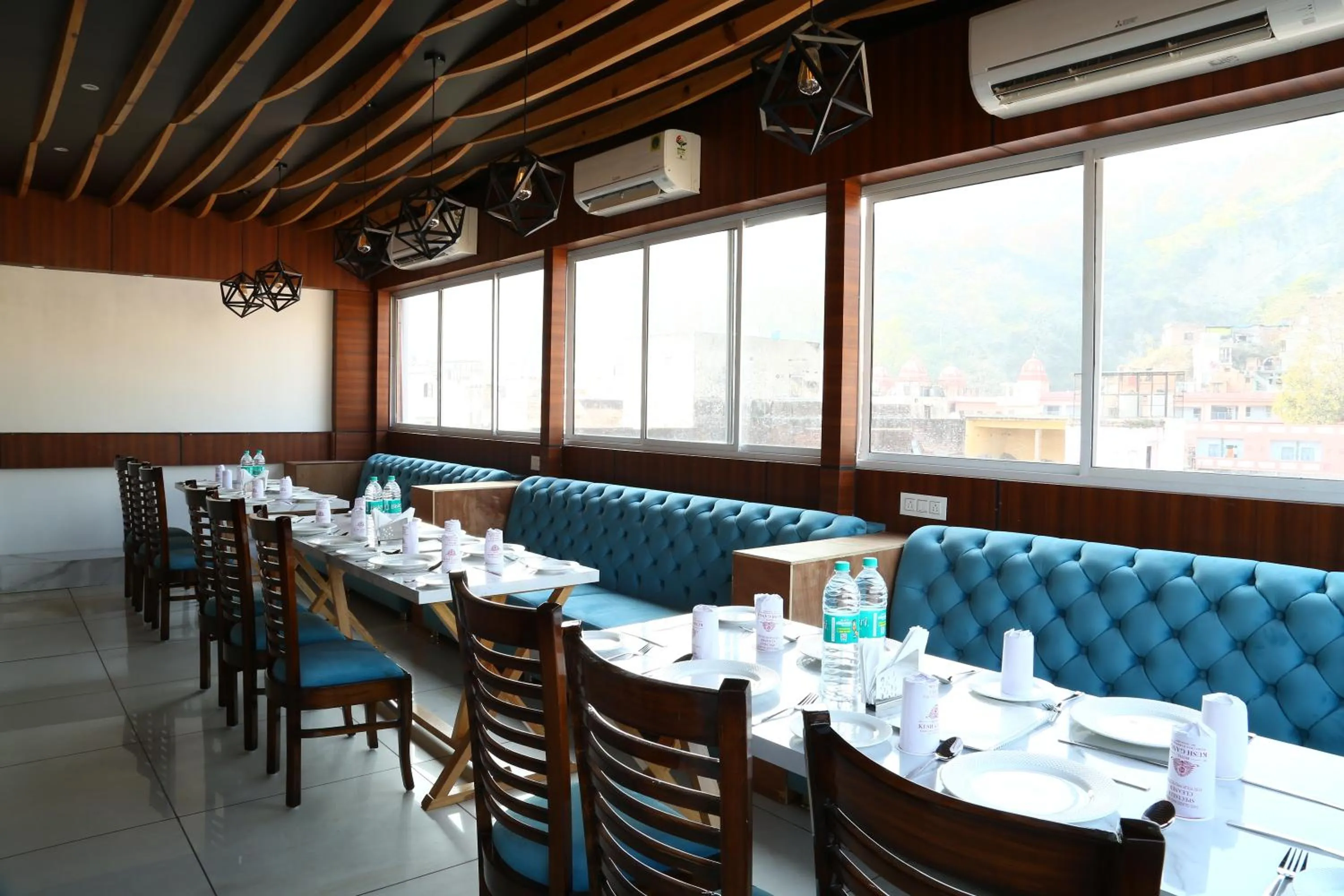 Restaurant/places to eat in Hotel Kush Ganga - 50 Meter from Har ki Pauri, Haridwar