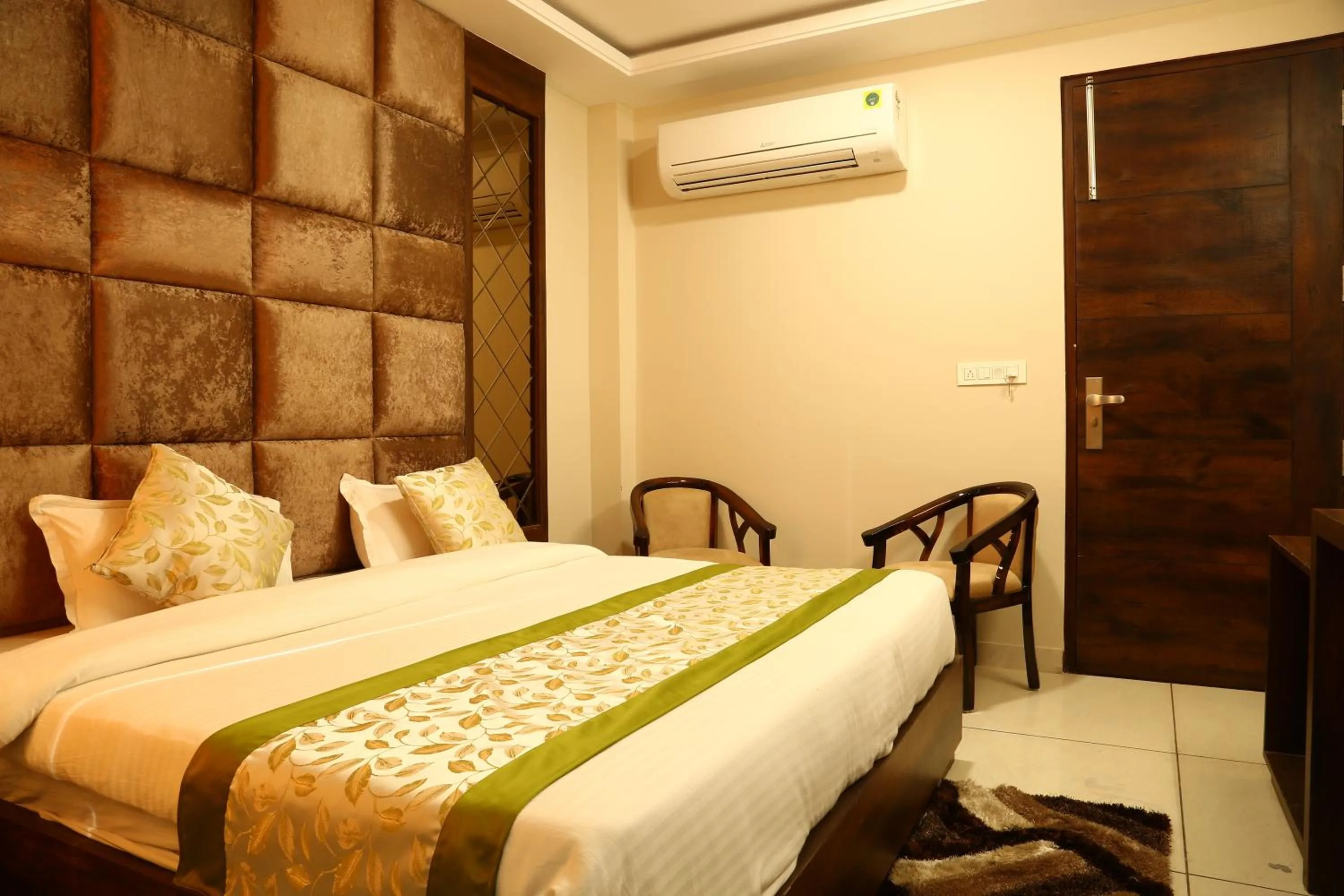 Bed in Hotel Kush Ganga - 50 Meter from Har ki Pauri, Haridwar