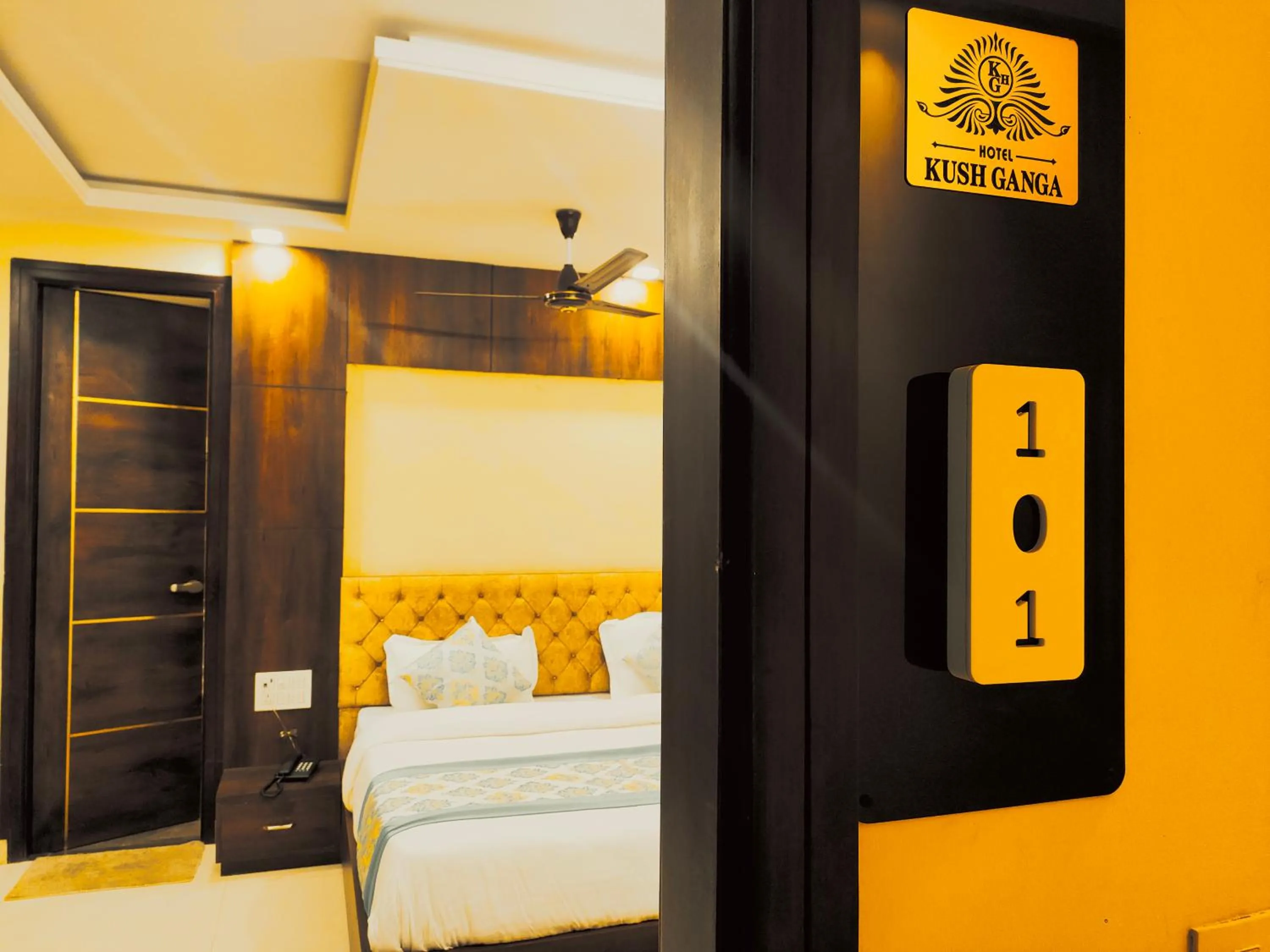 Bed in Hotel Kush Ganga - 50 Meter from Har ki Pauri, Haridwar