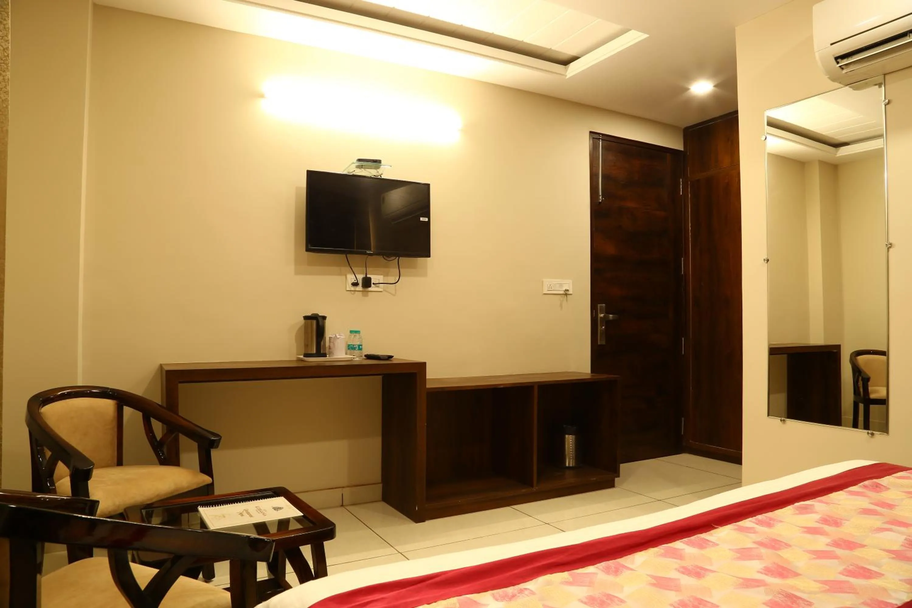 Bedroom in Hotel Kush Ganga - 50 Meter from Har ki Pauri, Haridwar