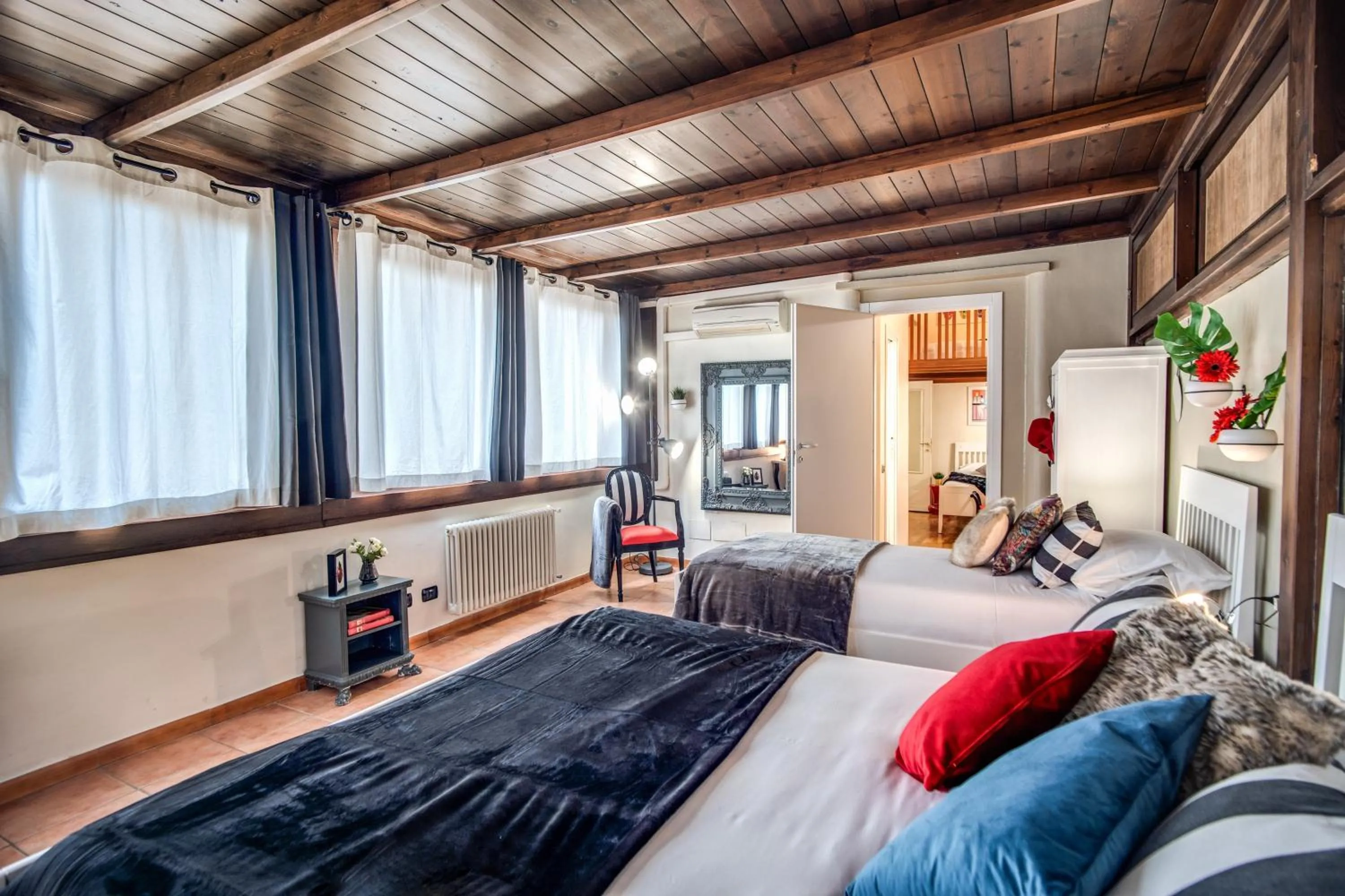 Photo of the whole room, Bed in Gianicolo Miracle Suite