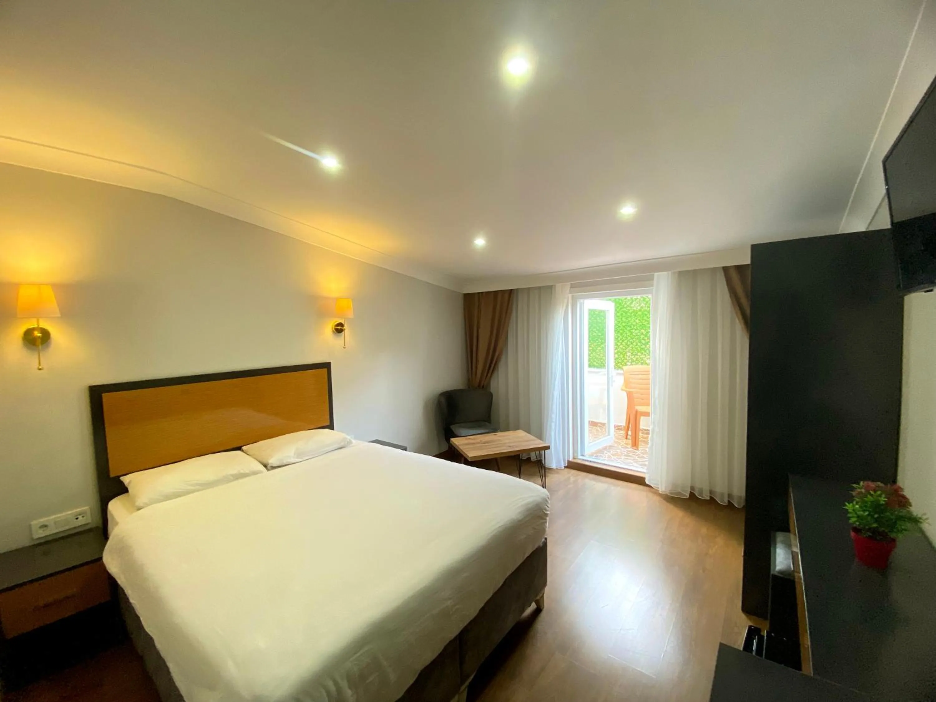 Photo of the whole room, Bed in iNALENS AİRPORT HOTEL