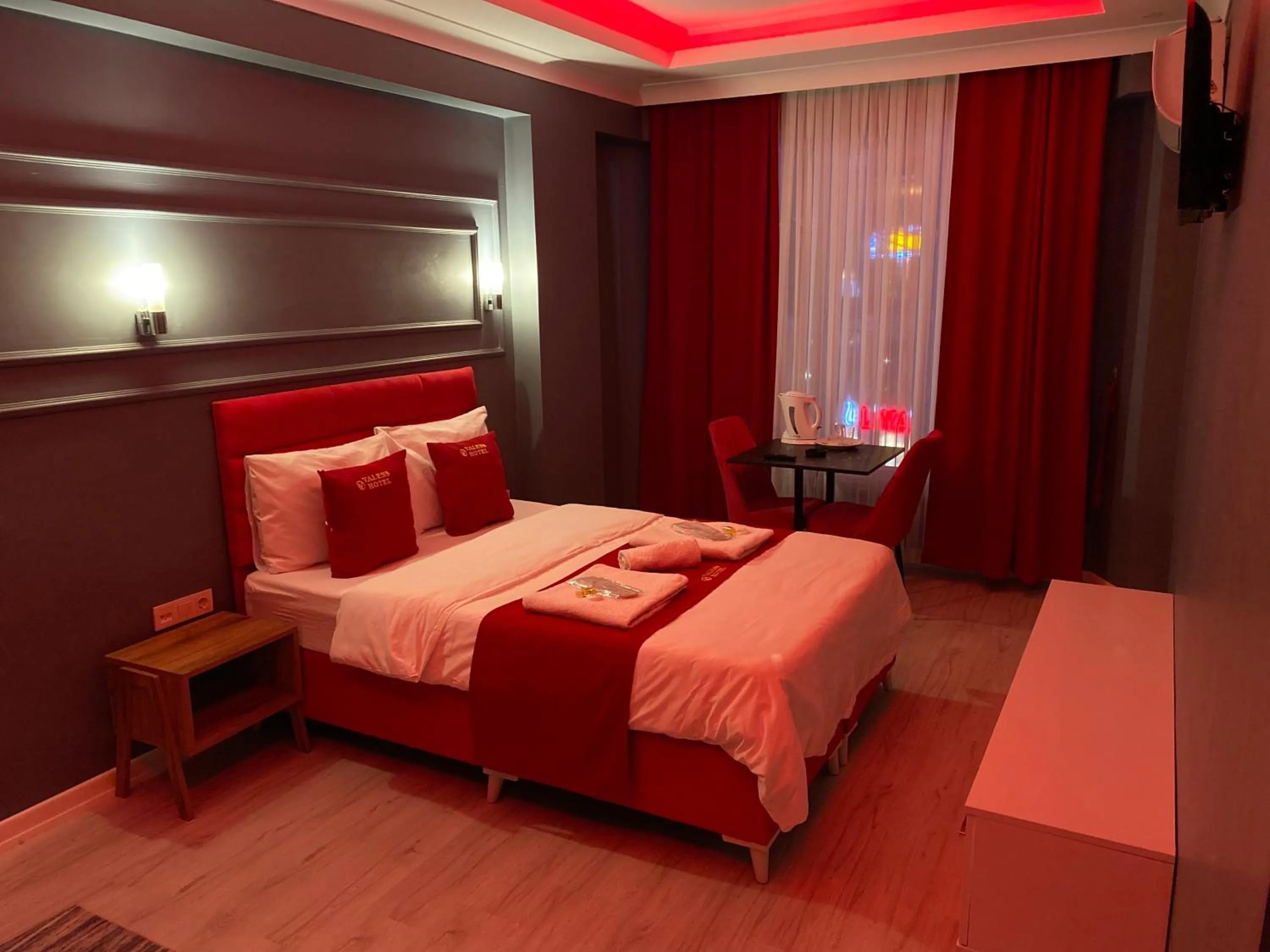 Bed in iNALENS AİRPORT HOTEL