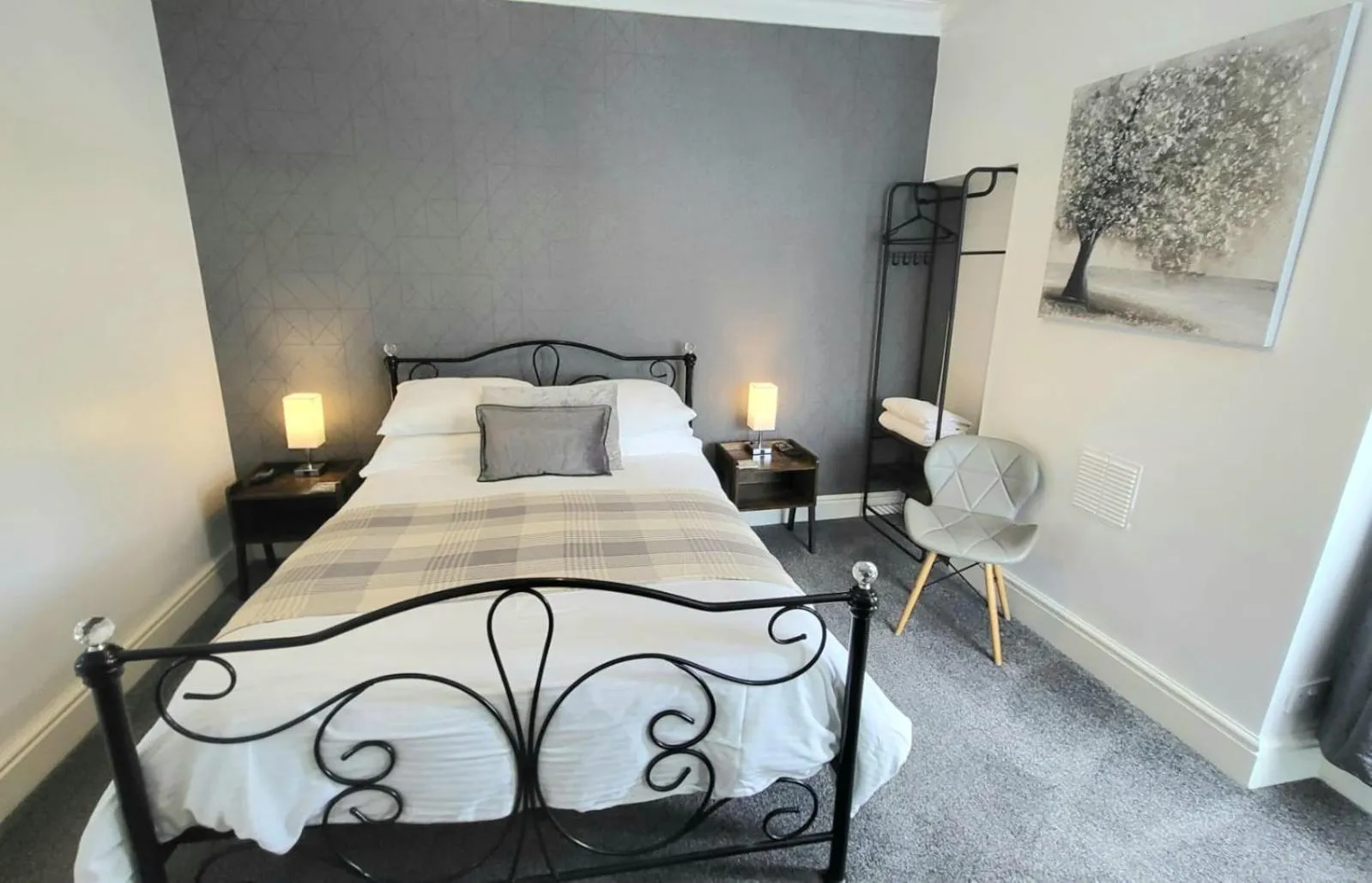 Bed in The Queens Hotel Harlech