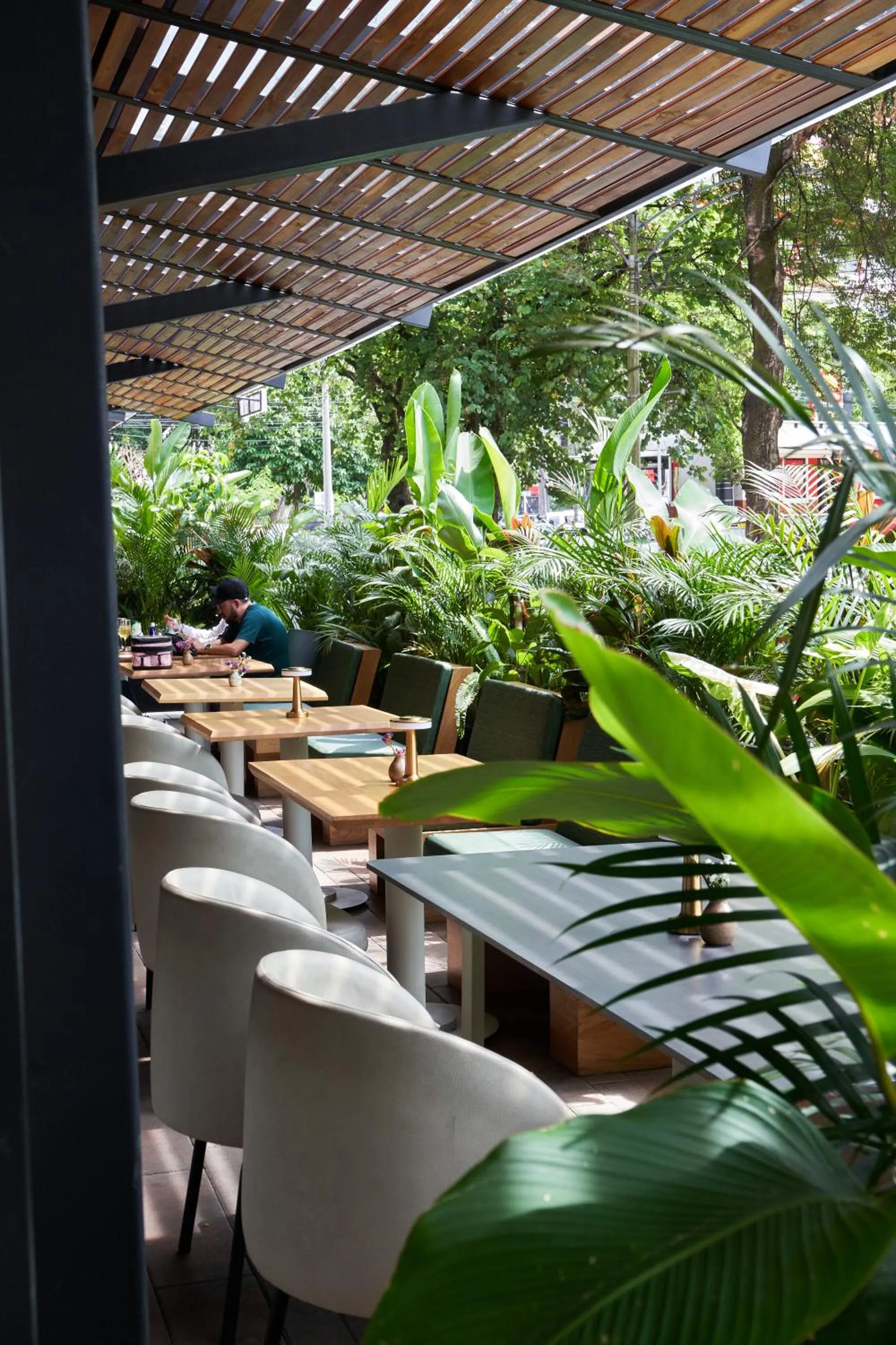 Restaurant/places to eat in Eutopiq Hotel