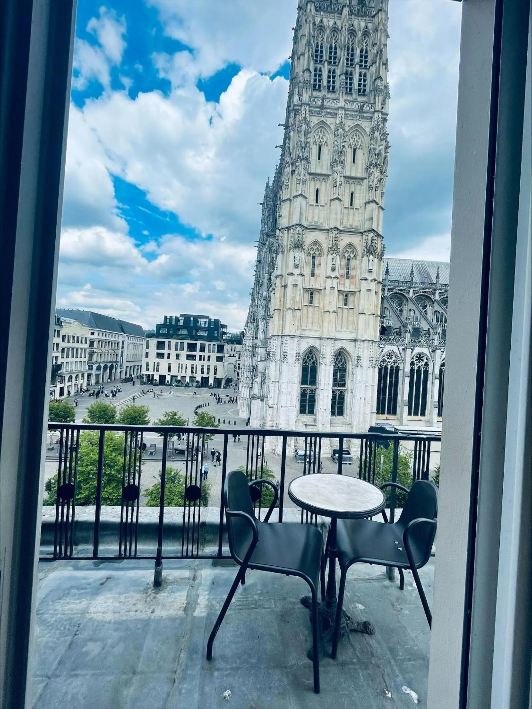 Patio in Hôtel Cardinal