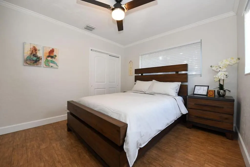 Bed in 4BR Home, Hot Tub, Near Beach & Wilton Manors