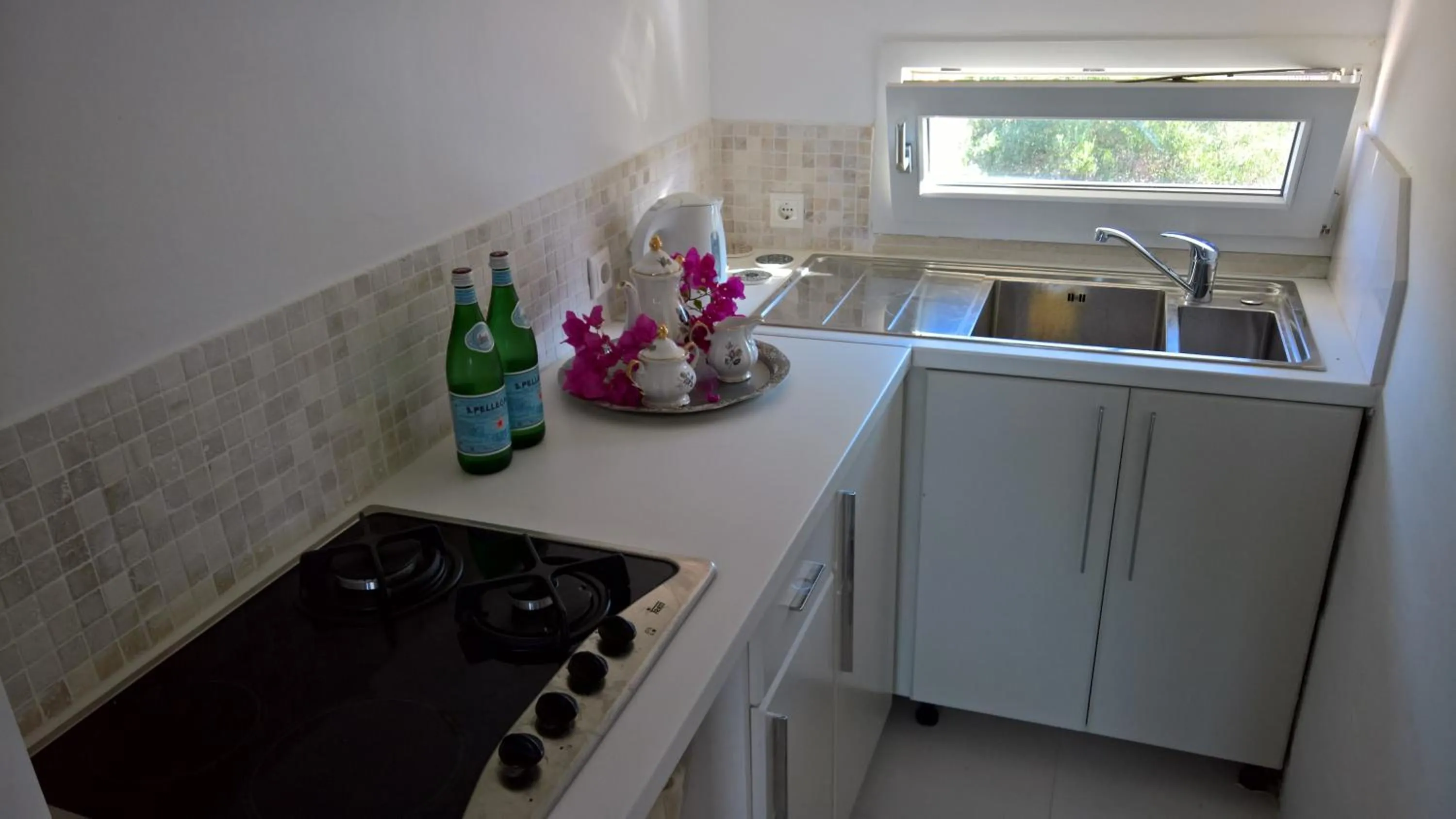 Kitchen or kitchenette in Stavento Apartments