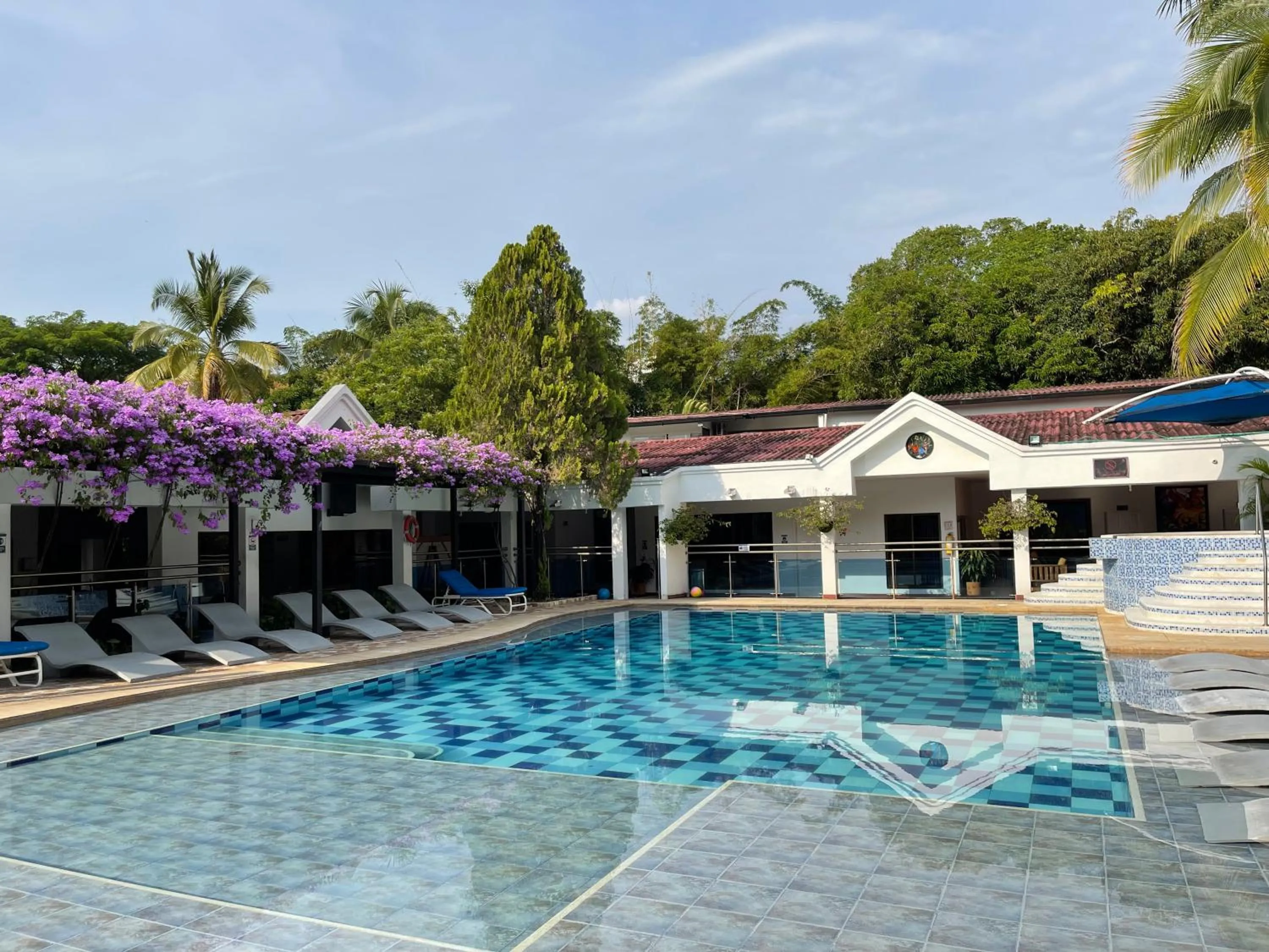 Swimming pool in Hotel Melgar Villa Valeria