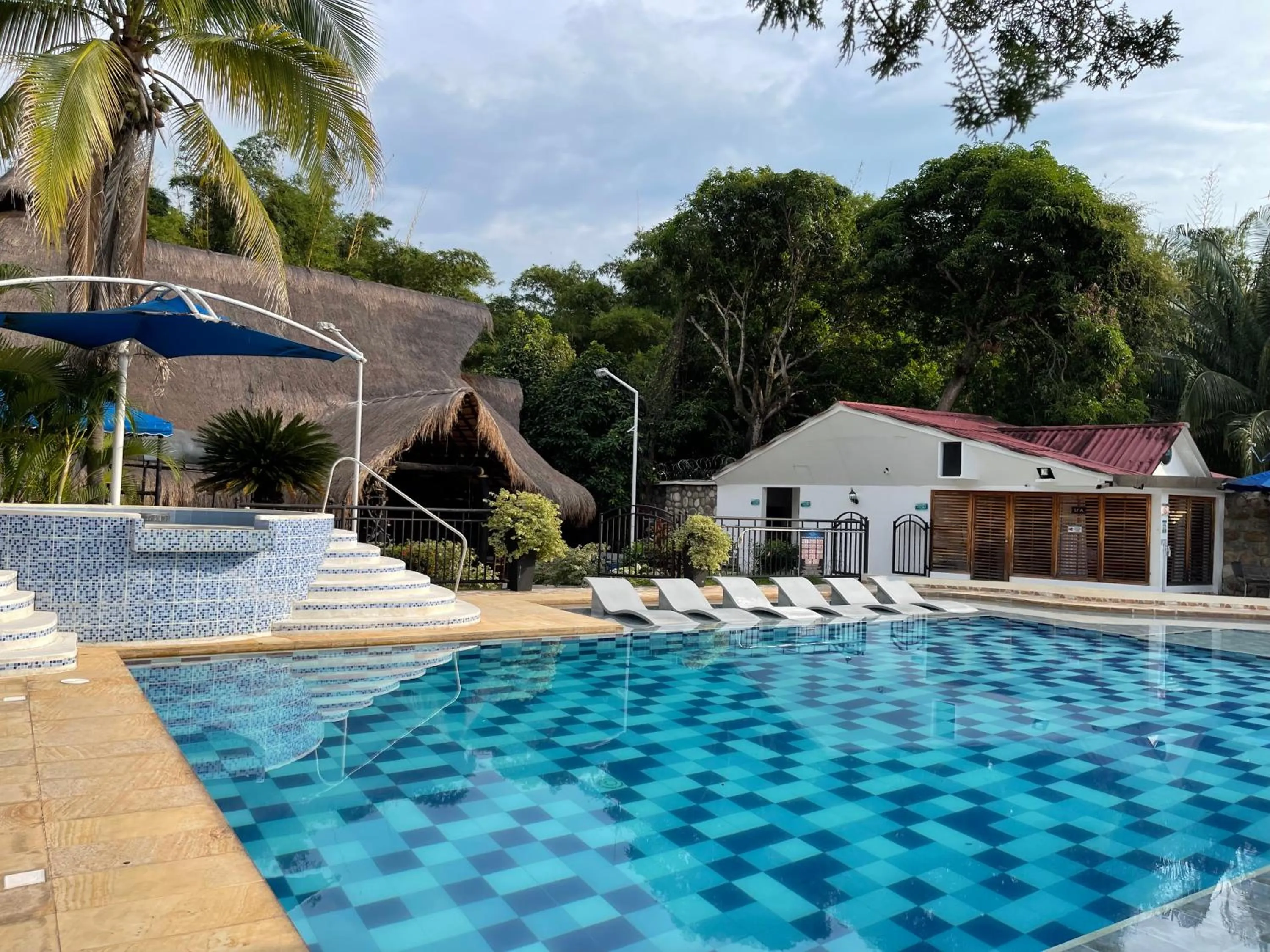 Swimming pool in Hotel Melgar Villa Valeria