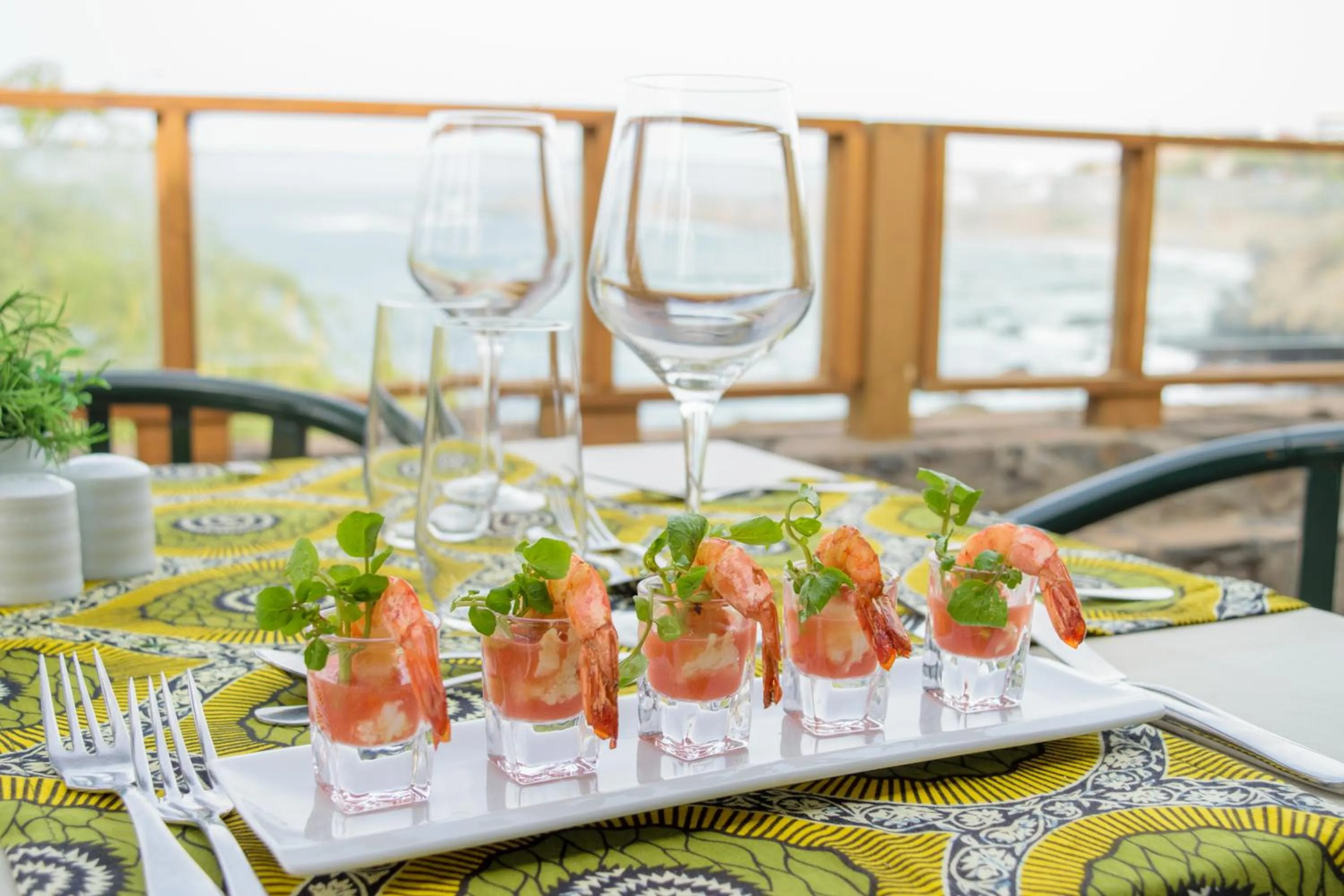 Food in Oasis Praiamar