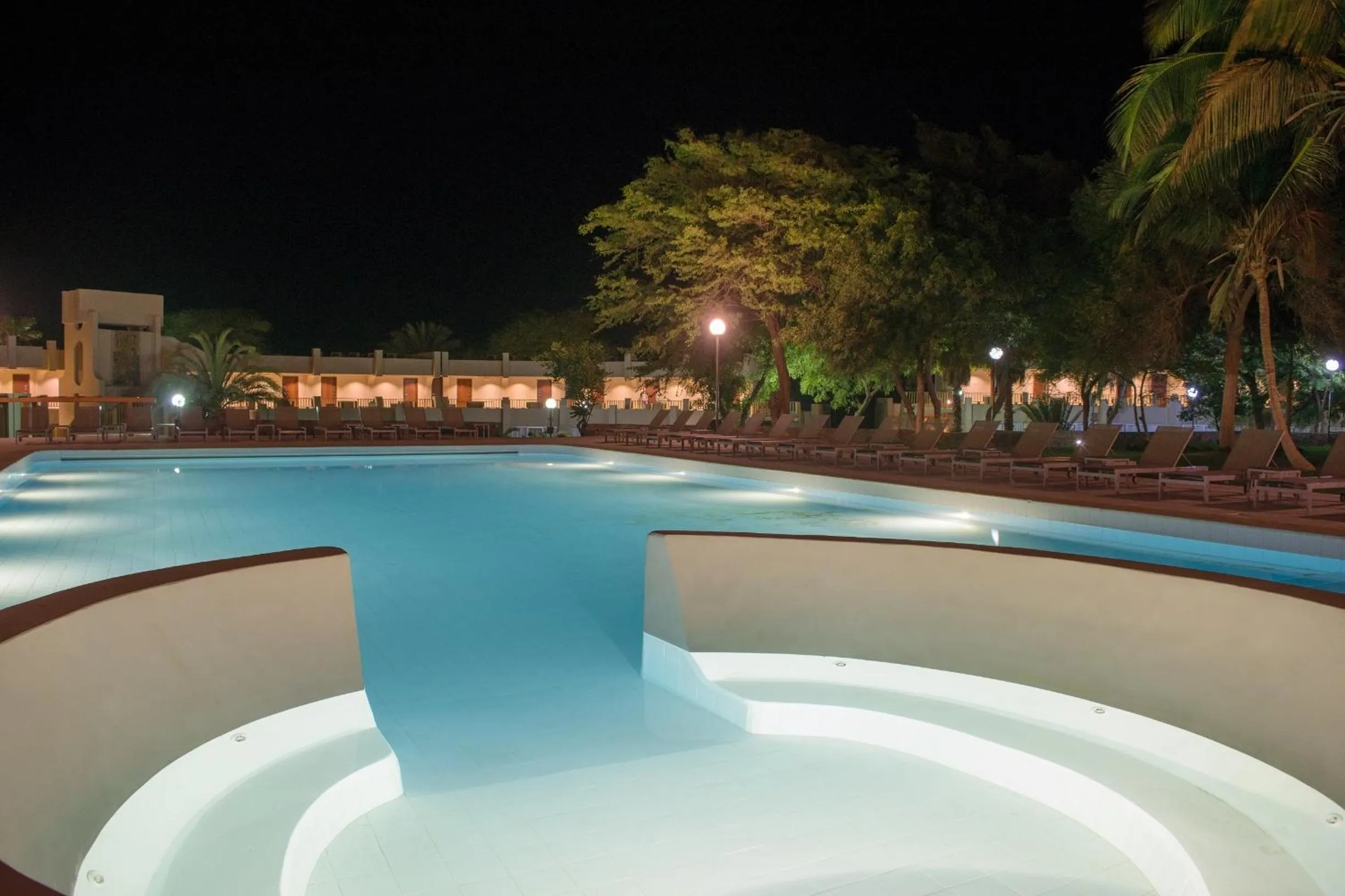 Swimming pool in Oasis Praiamar