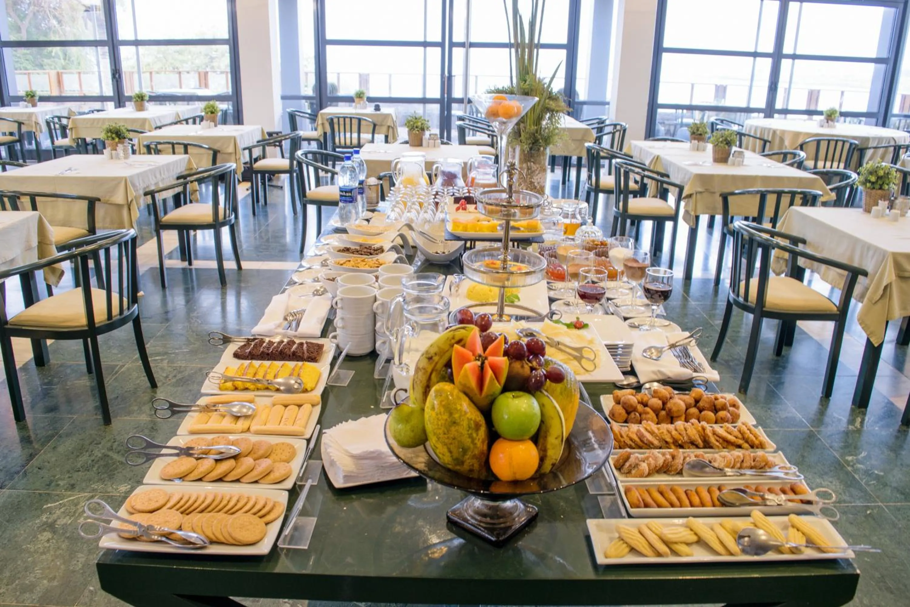 Restaurant/places to eat in Oasis Praiamar