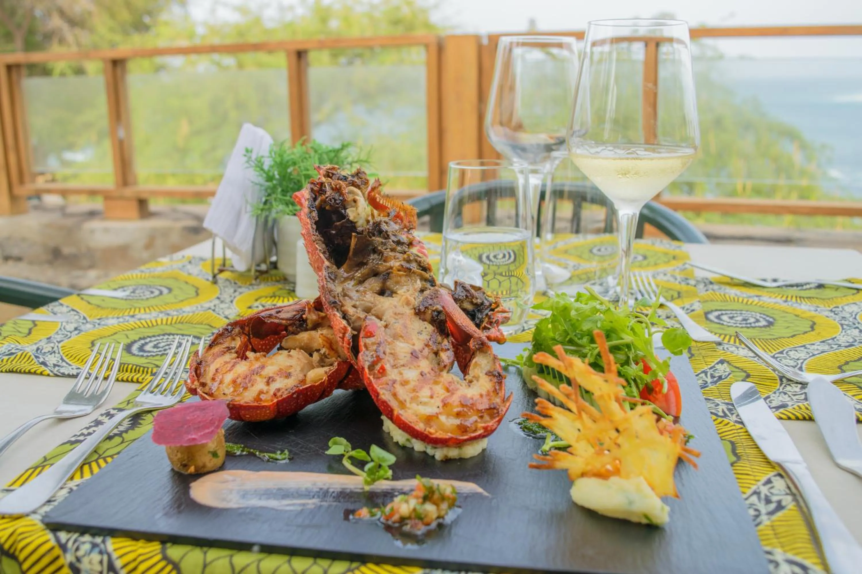 Restaurant/places to eat in Oasis Praiamar