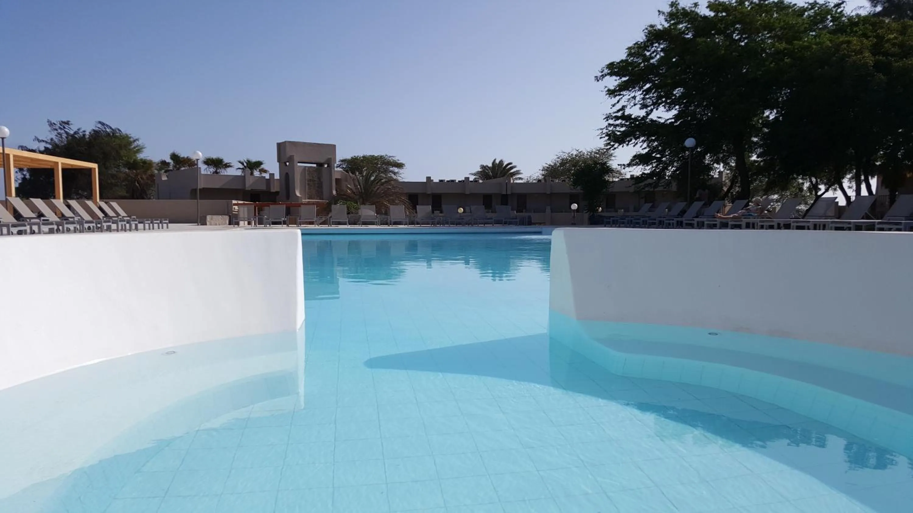 Swimming pool in Oasis Praiamar