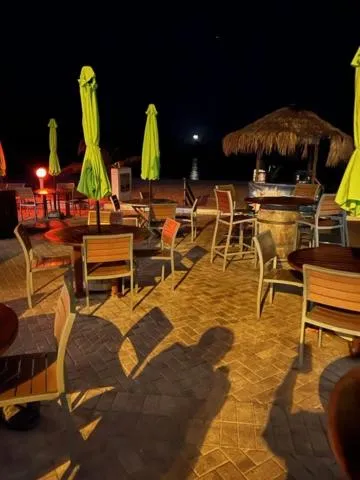 Night in Ocean Manor Tiki Sunset Retreat