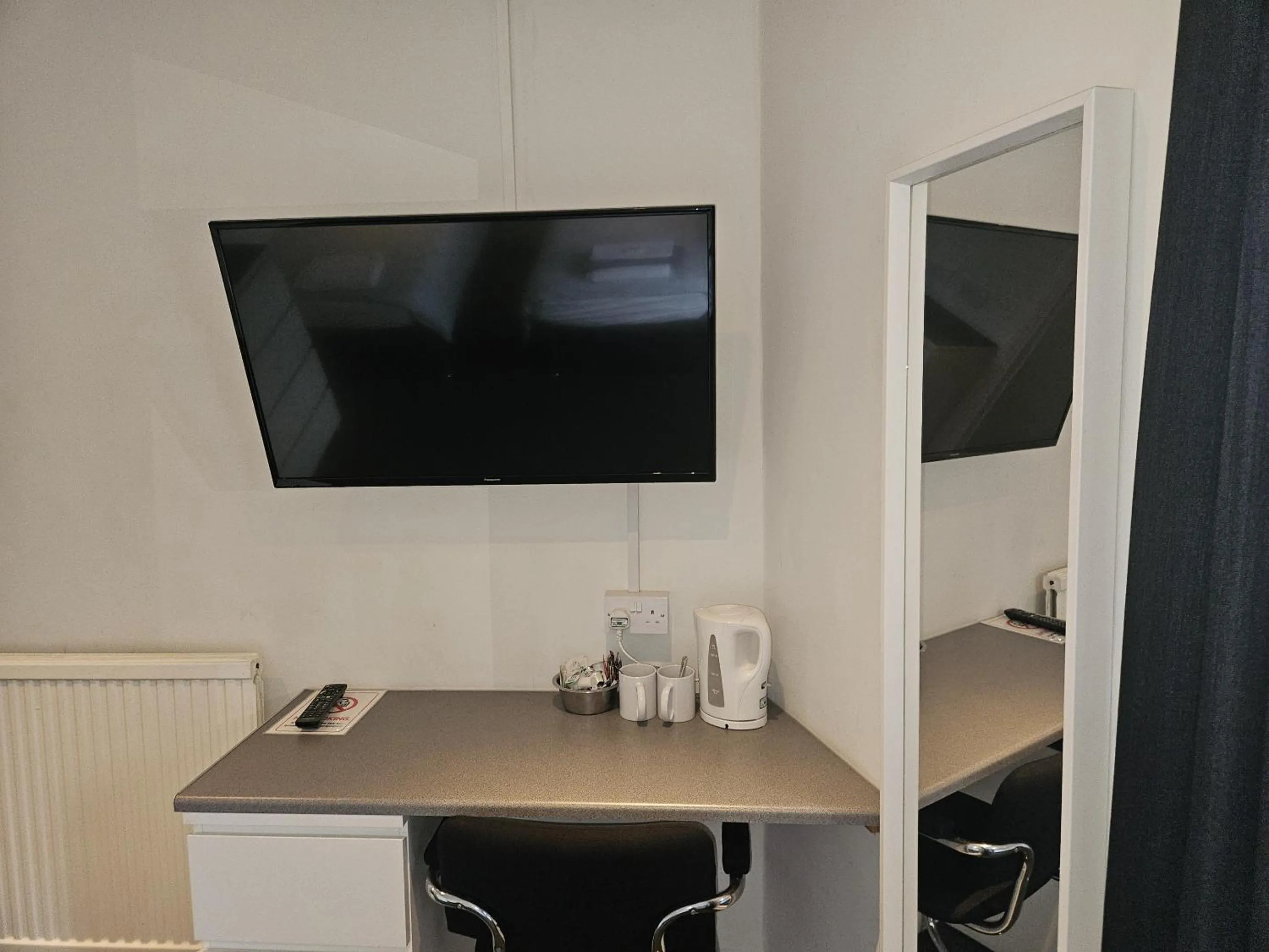 Bedroom in The Swan Hotel