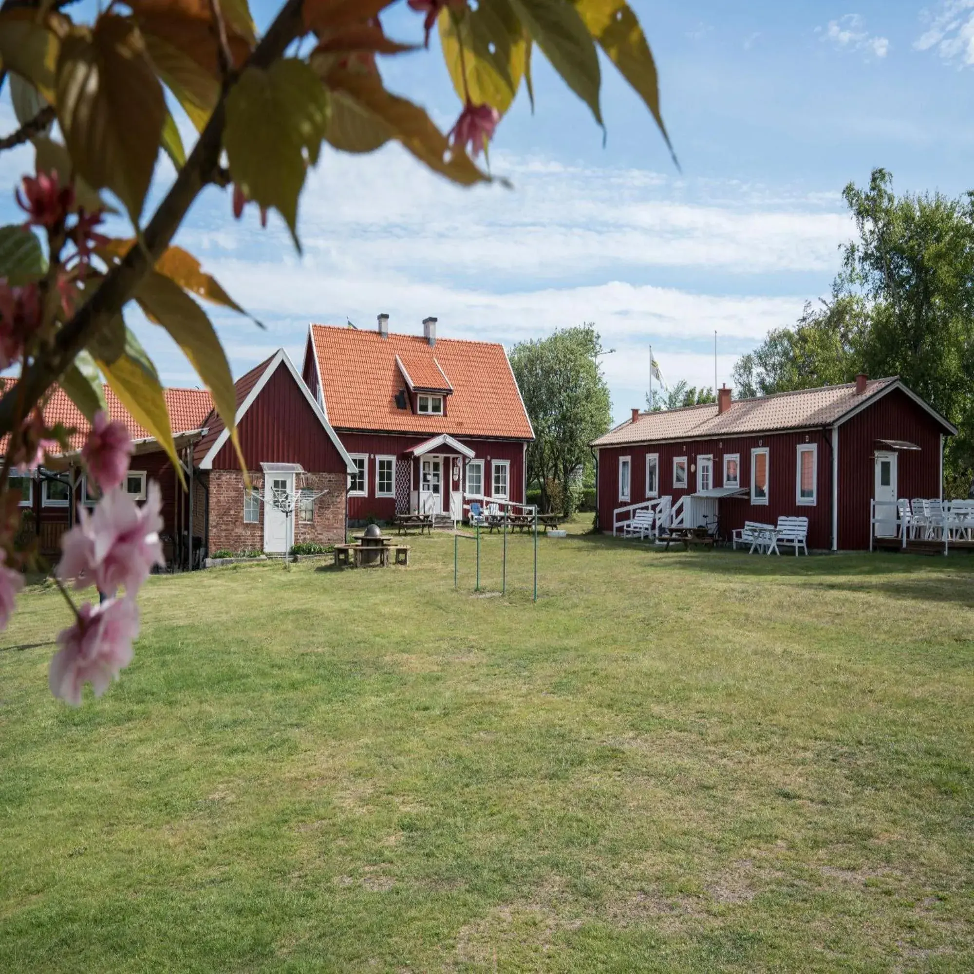 Trebäddsrum med delat badrum Vandrarhem in Solstickan Hotell & Vandrarhem Trebäddsrum med delat badrum Vandrarhem in Solstickan Hotell & Vandrarhem
