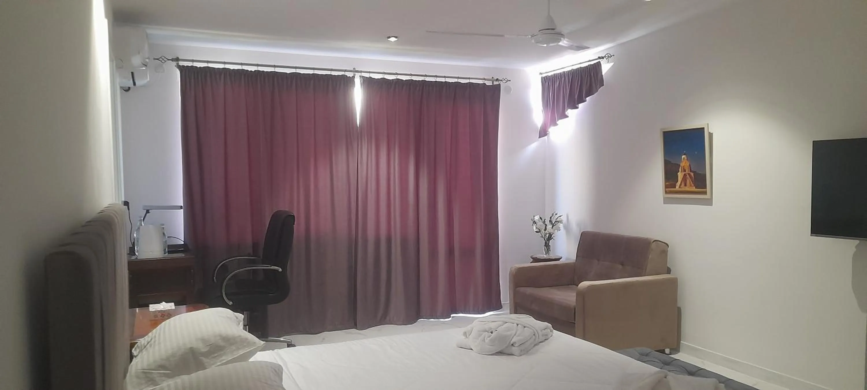 Bedroom, Bed in Areni Lodge