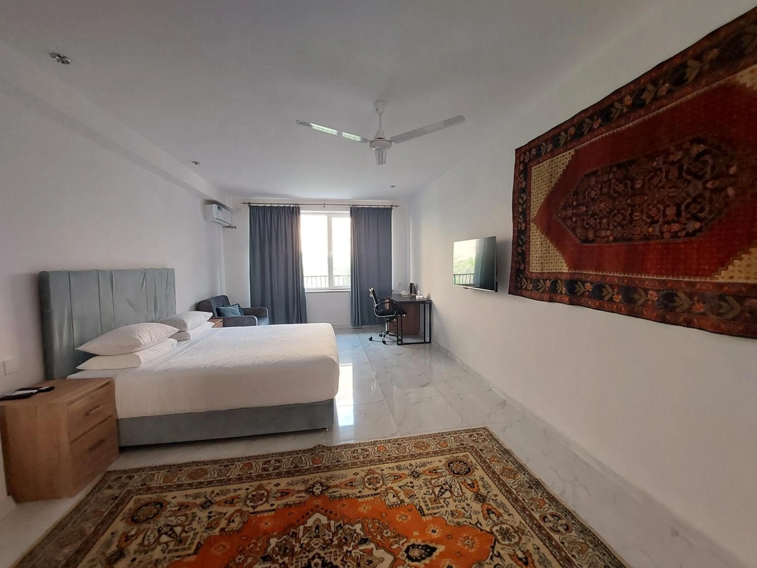 Photo of the whole room, Bed in Areni Lodge