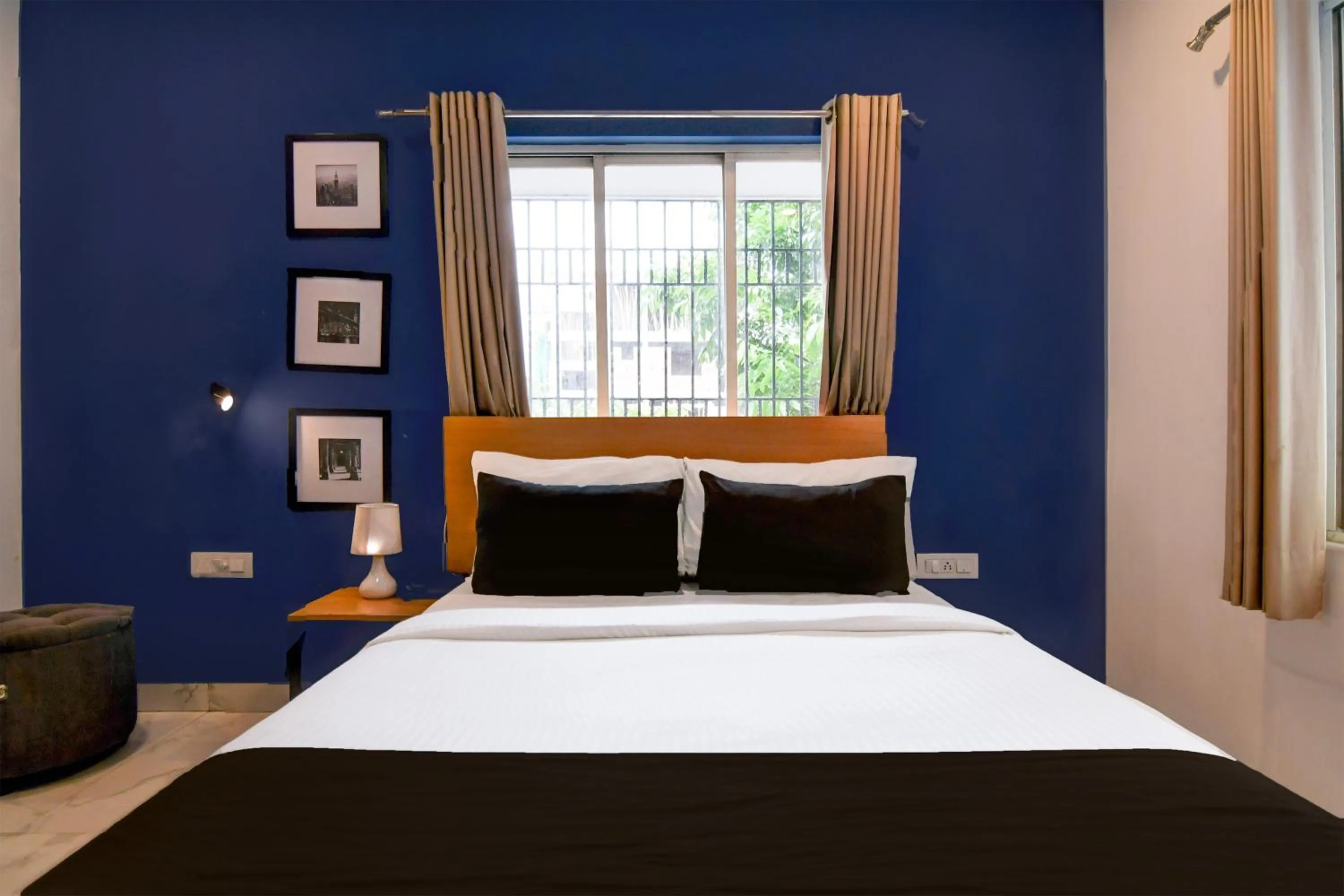 Bedroom, Bed in Super Collection O Bisarjan Ghat Formerly Eden Rocks