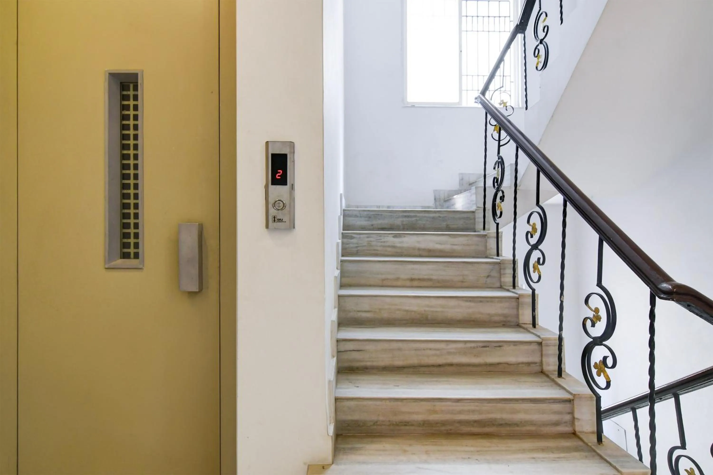 Lobby or reception in Super Collection O Bisarjan Ghat Formerly Eden Rocks