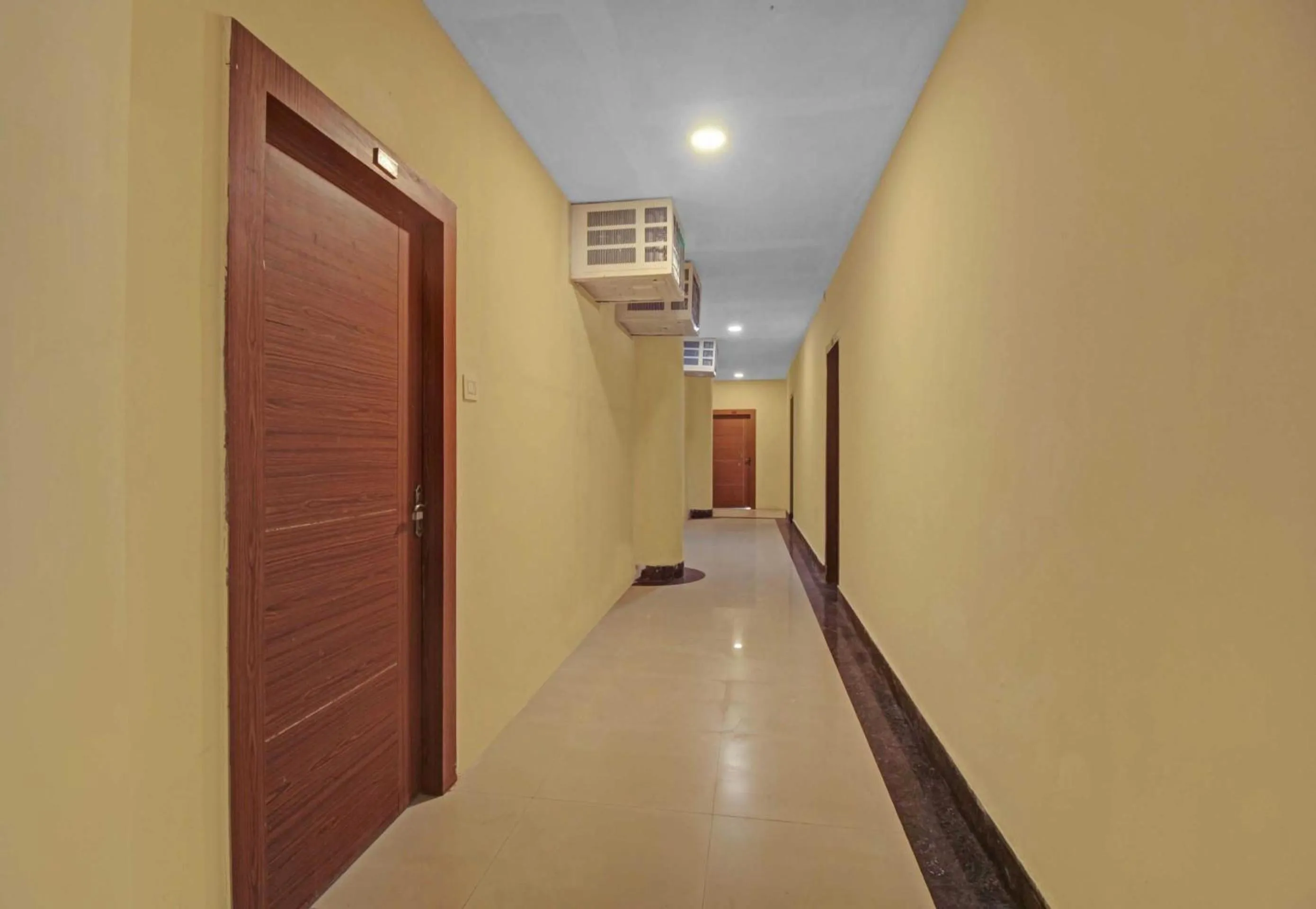 Lobby or reception in Super Collection O Hotel Aqua Villa Near Netaji Subhash Chandra Bose International Airport
