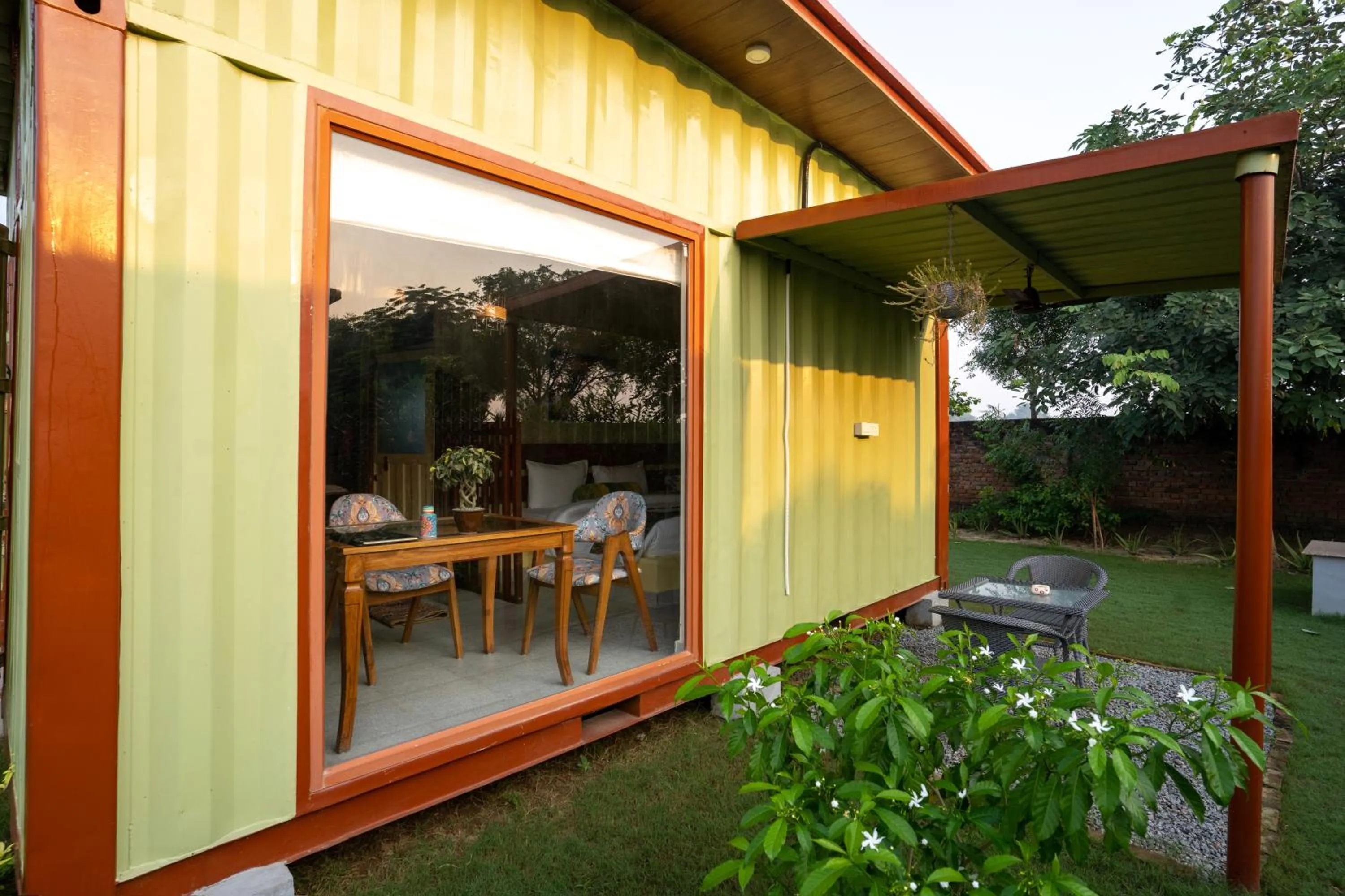 Photo of the whole room in Tree of Life Ecotainers Agra