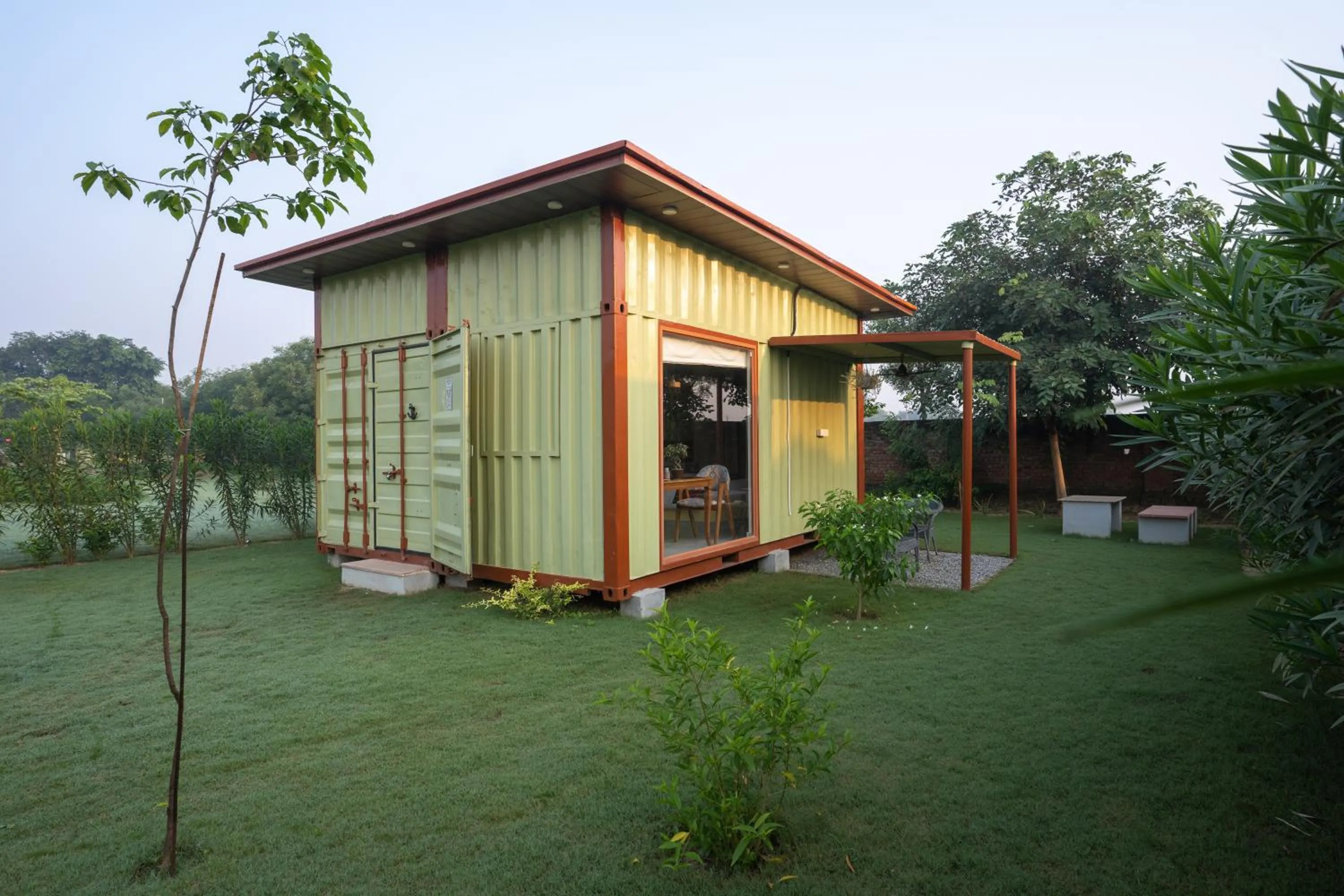 Photo of the whole room in Tree of Life Ecotainers Agra