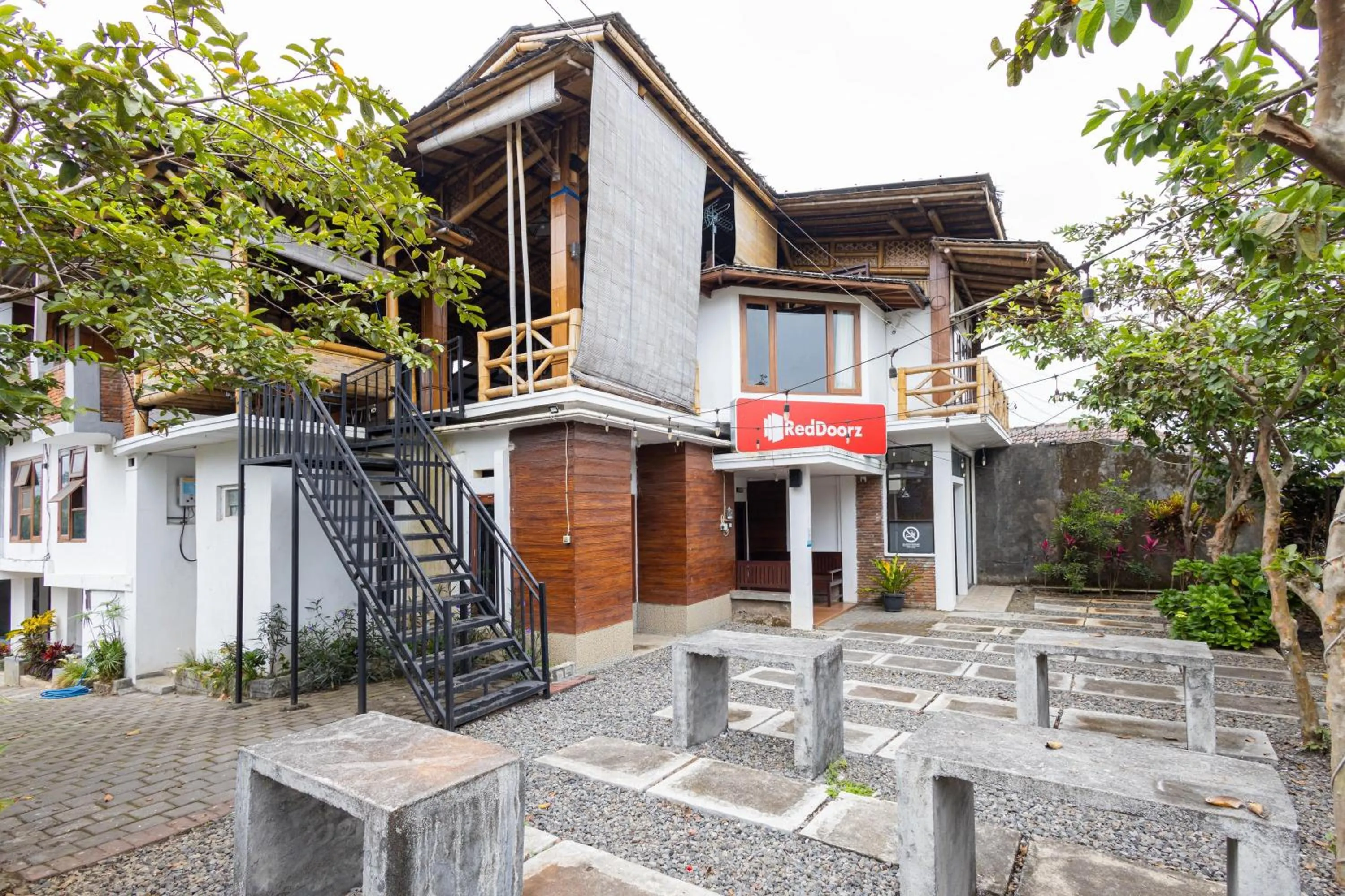 Property building in RedDoorz Syariah At Wisma Djokorio Poncokusumo