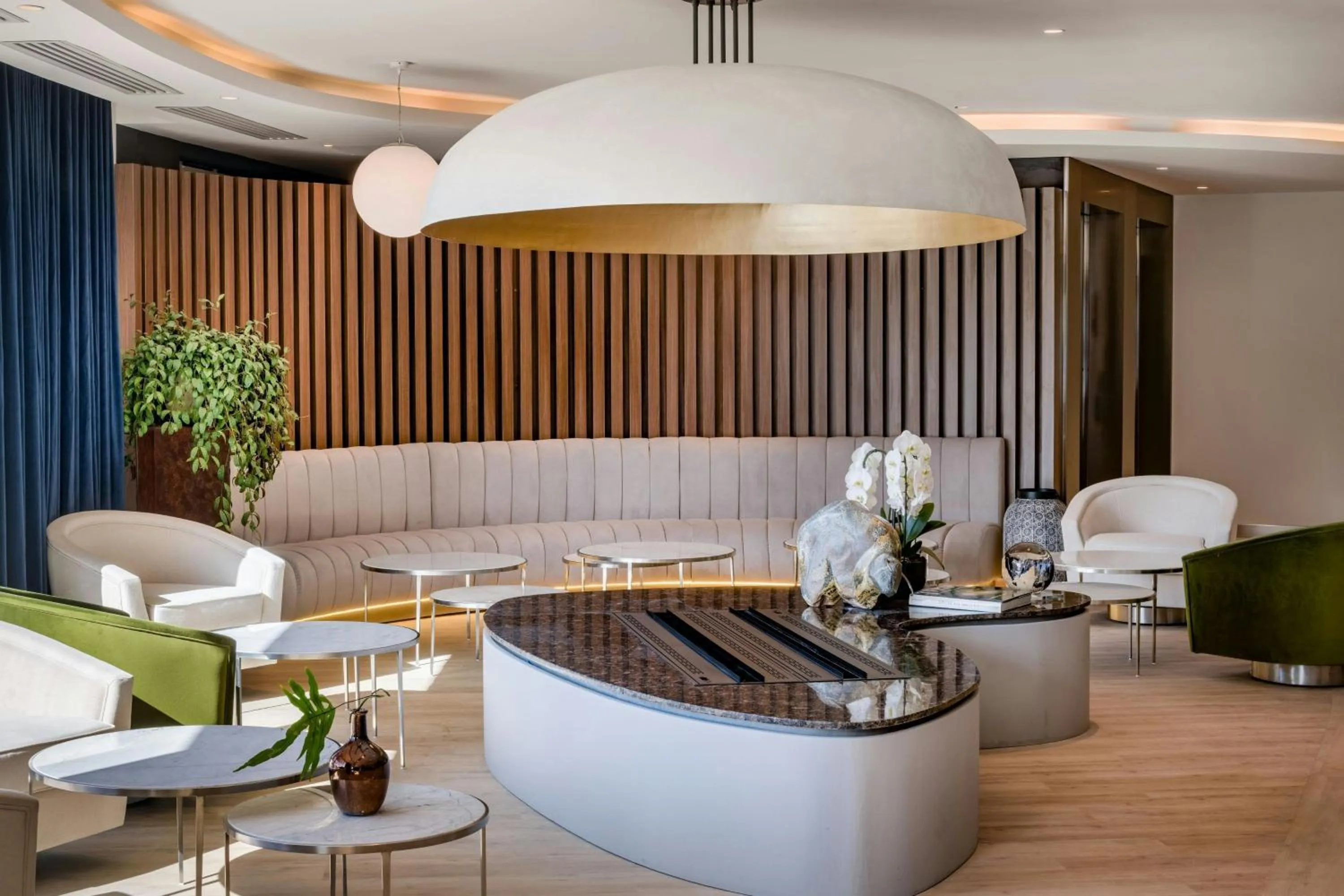 Lounge or bar in AC Hotel by Marriott Saint-Julien-en-Genevois