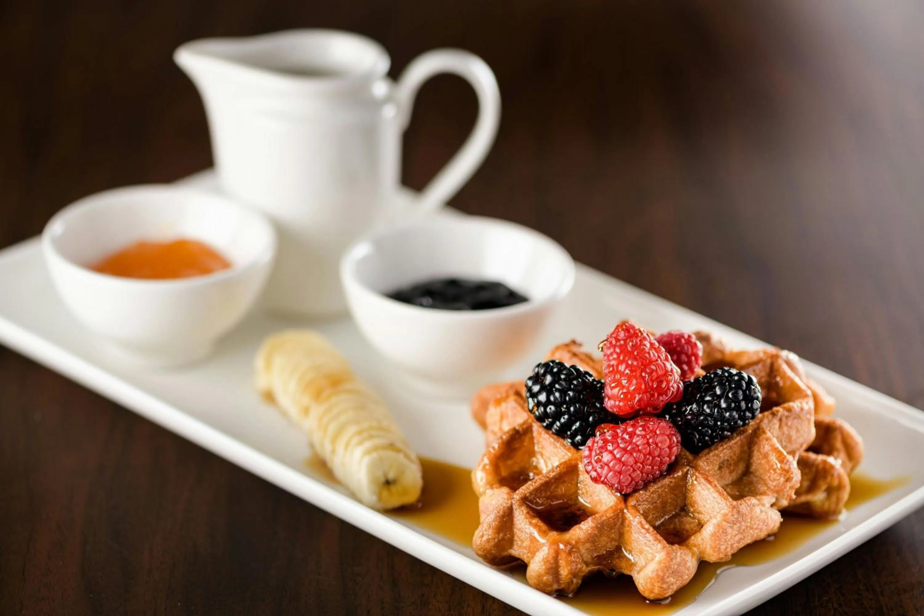 Lounge or bar in AC Hotel by Marriott Saint-Julien-en-Genevois