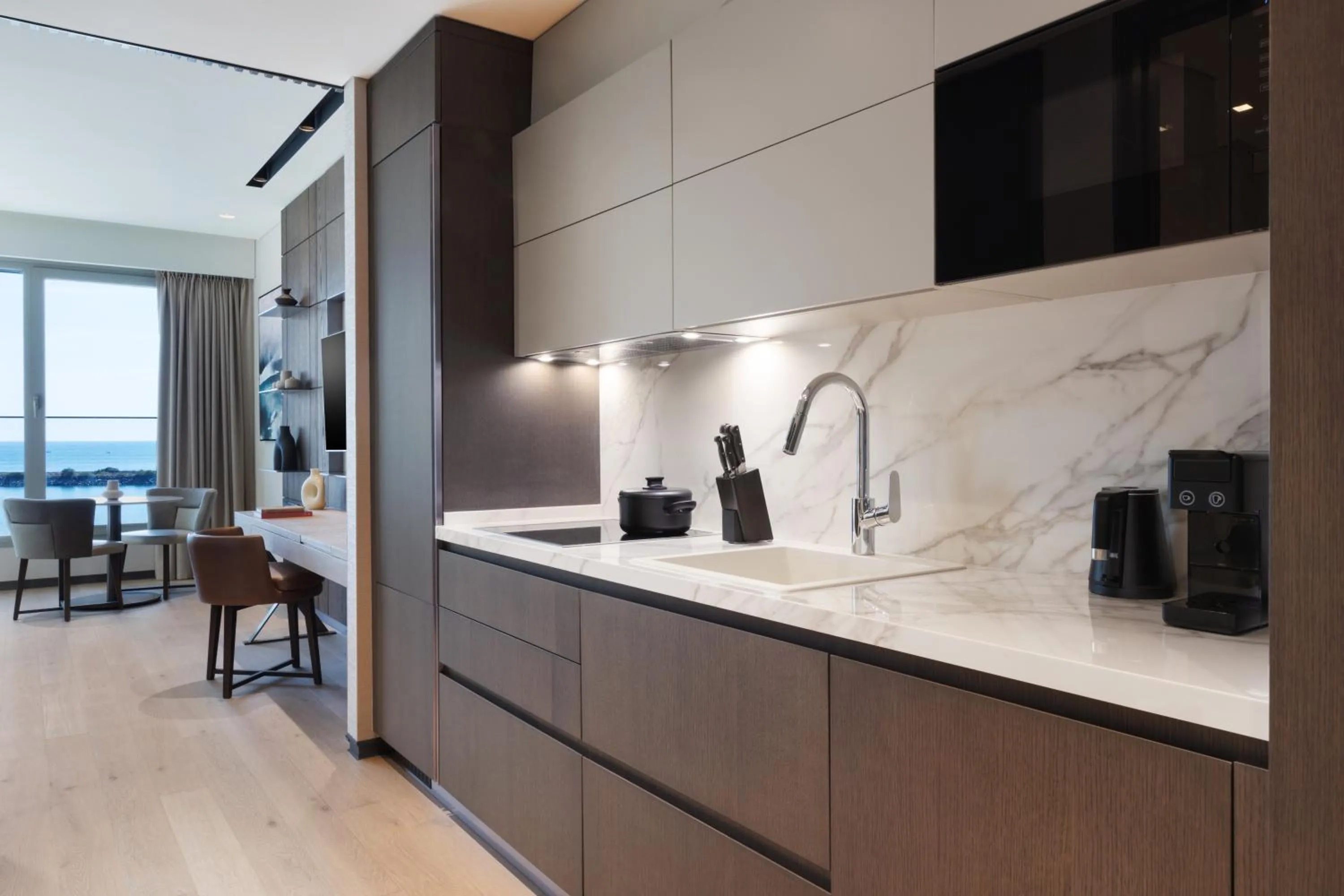 TV and multimedia in JW Marriott Hotel Istanbul Marmara Sea