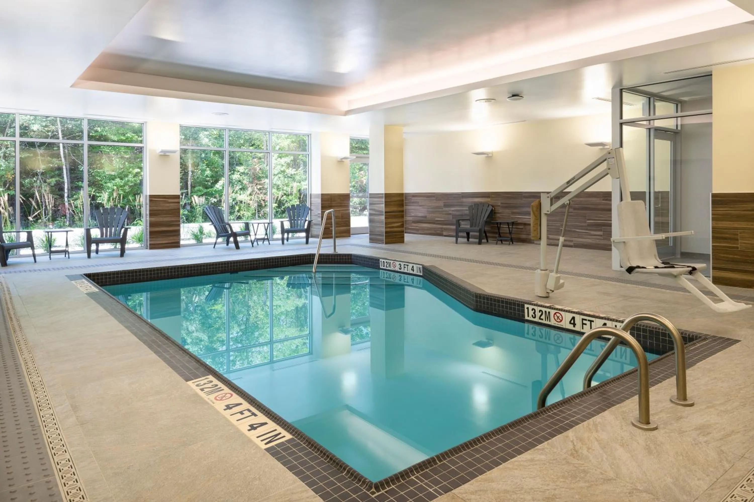 Swimming pool in Fairfield by Marriott Inn & Suites North Bay