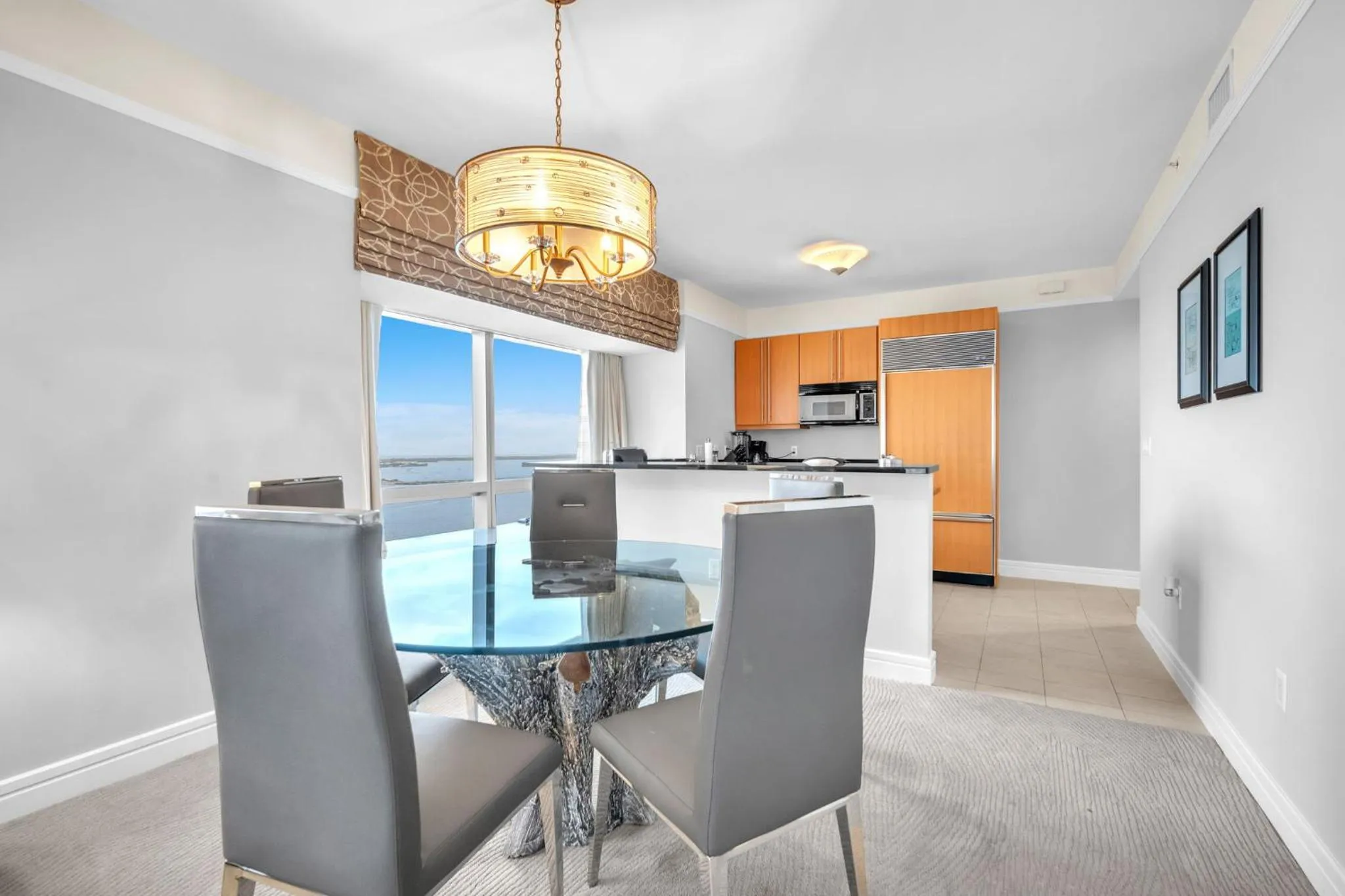 Dining area in 2 Bedroom OR King Studio Suites Four Seasons Hotel Miami Free Wi-Fi & Free Parking