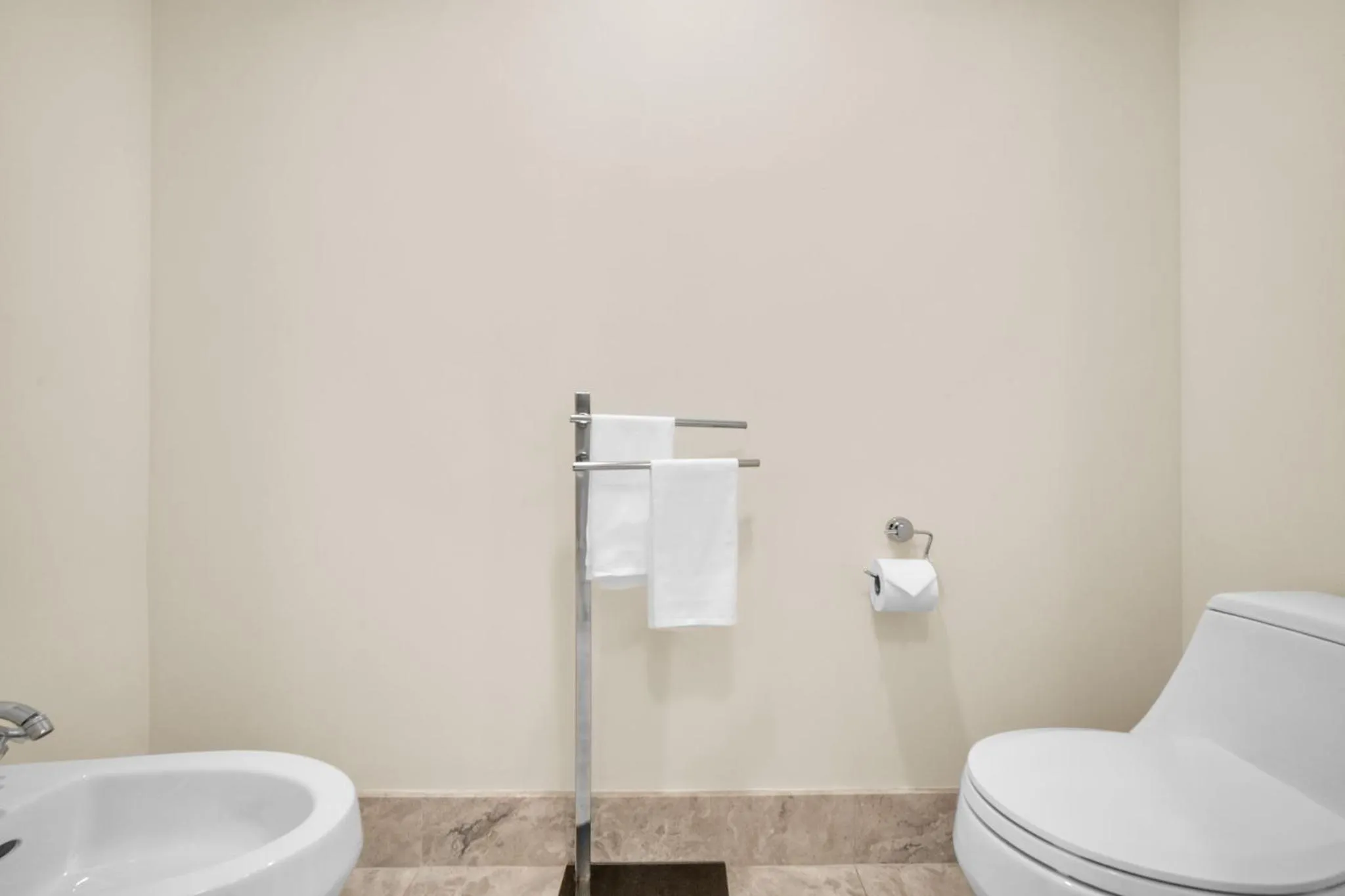 Toilet in 2 Bedroom OR King Studio Suites Four Seasons Hotel Miami Free Wi-Fi & Free Parking