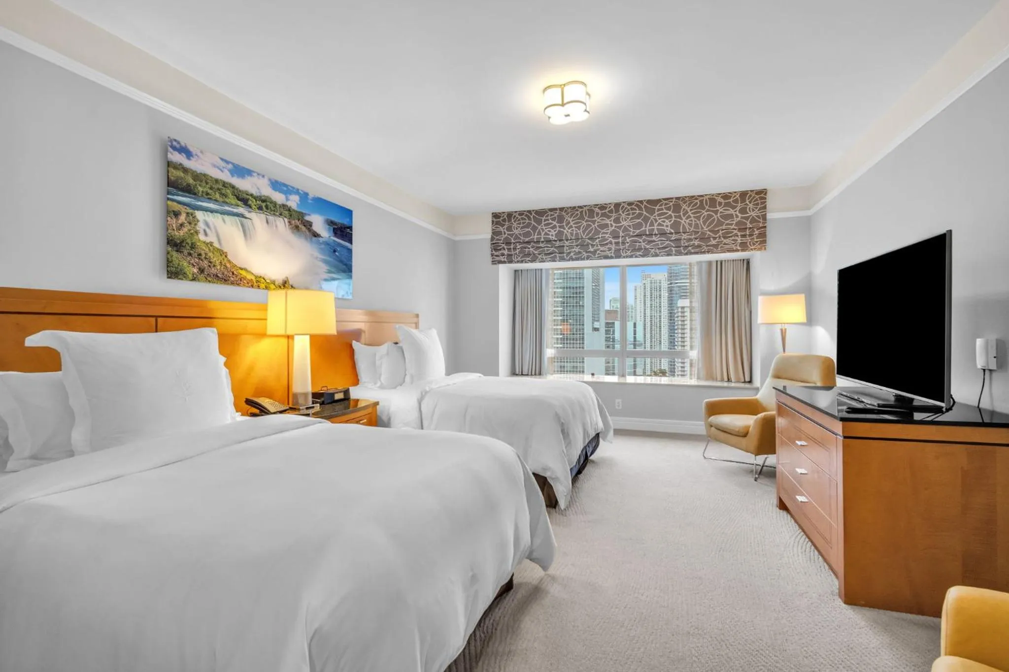 Bed in 2 Bedroom OR King Studio Suites Four Seasons Hotel Miami Free Wi-Fi & Free Parking