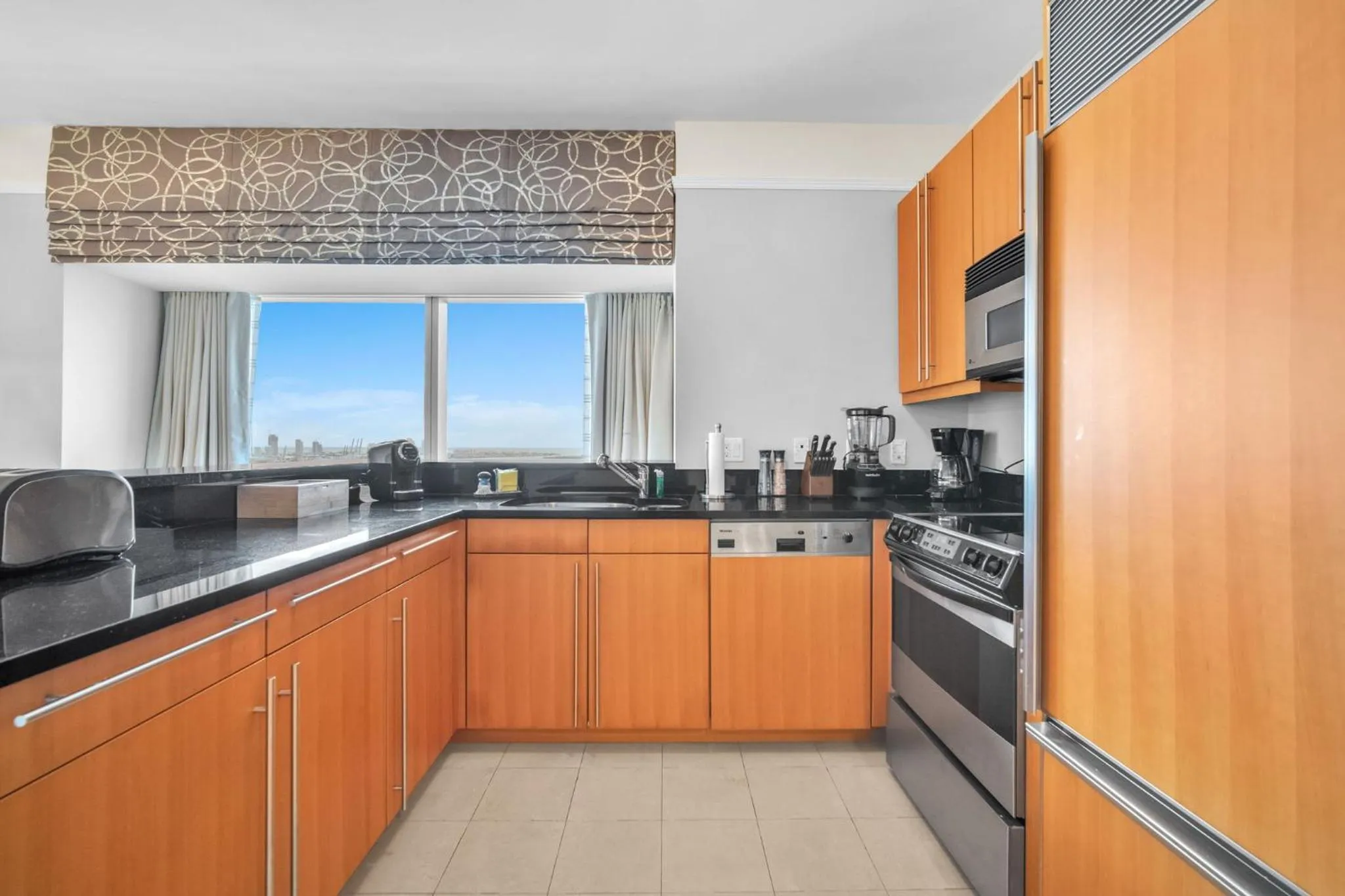 Coffee/tea facilities in 2 Bedroom OR King Studio Suites Four Seasons Hotel Miami Free Wi-Fi & Free Parking