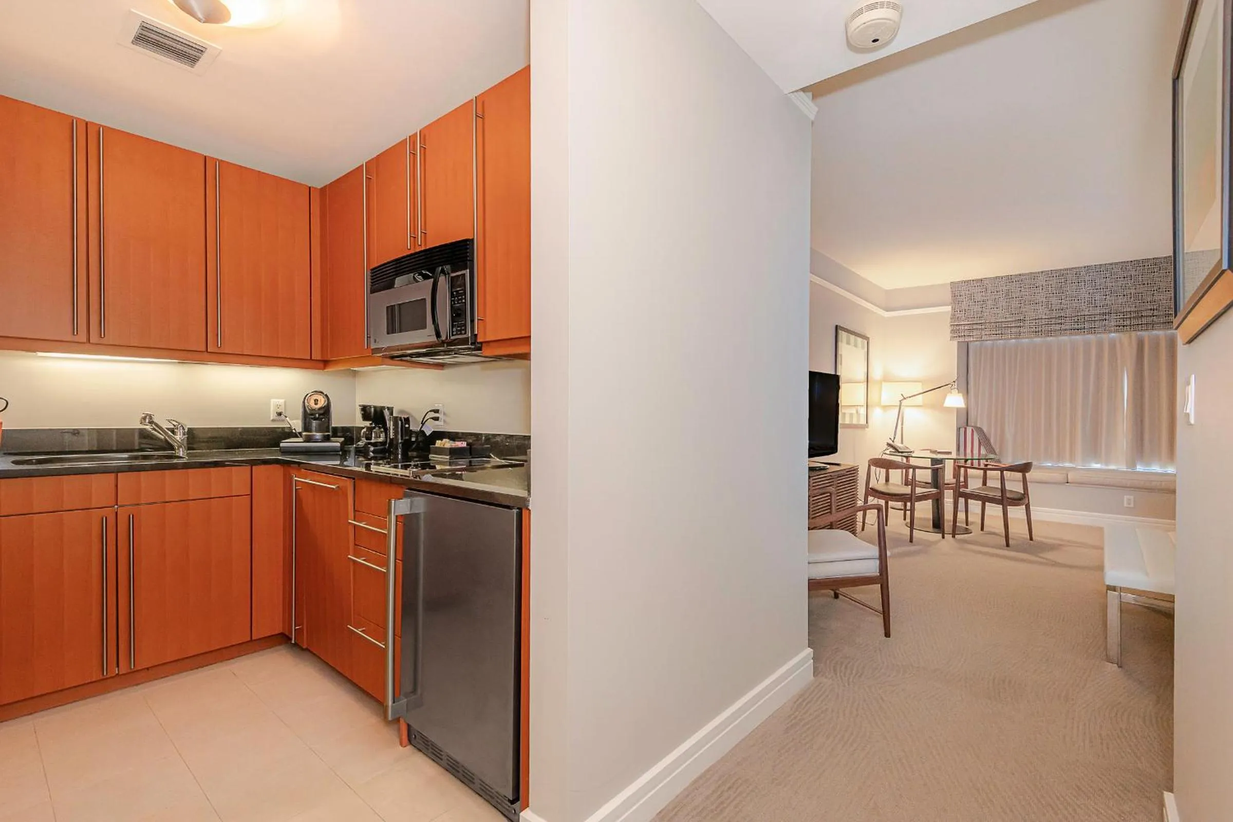 Coffee/tea facilities in 2 Bedroom OR King Studio Suites Four Seasons Hotel Miami Free Wi-Fi & Free Parking